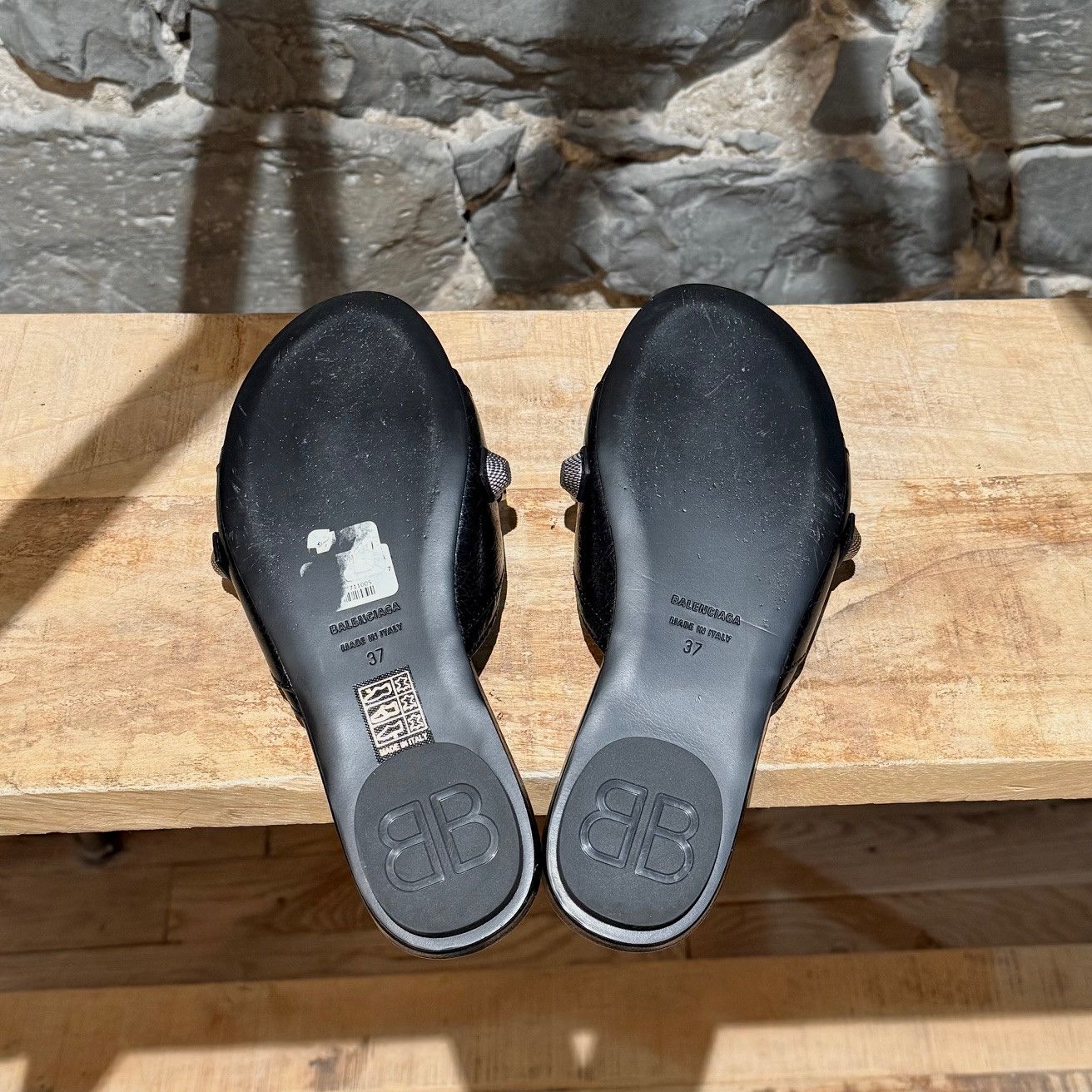 Balenciaga Balenciaga Cagole Black Leather Flat Sandals Size US 7 / IT 37 - 8 Thumbnail