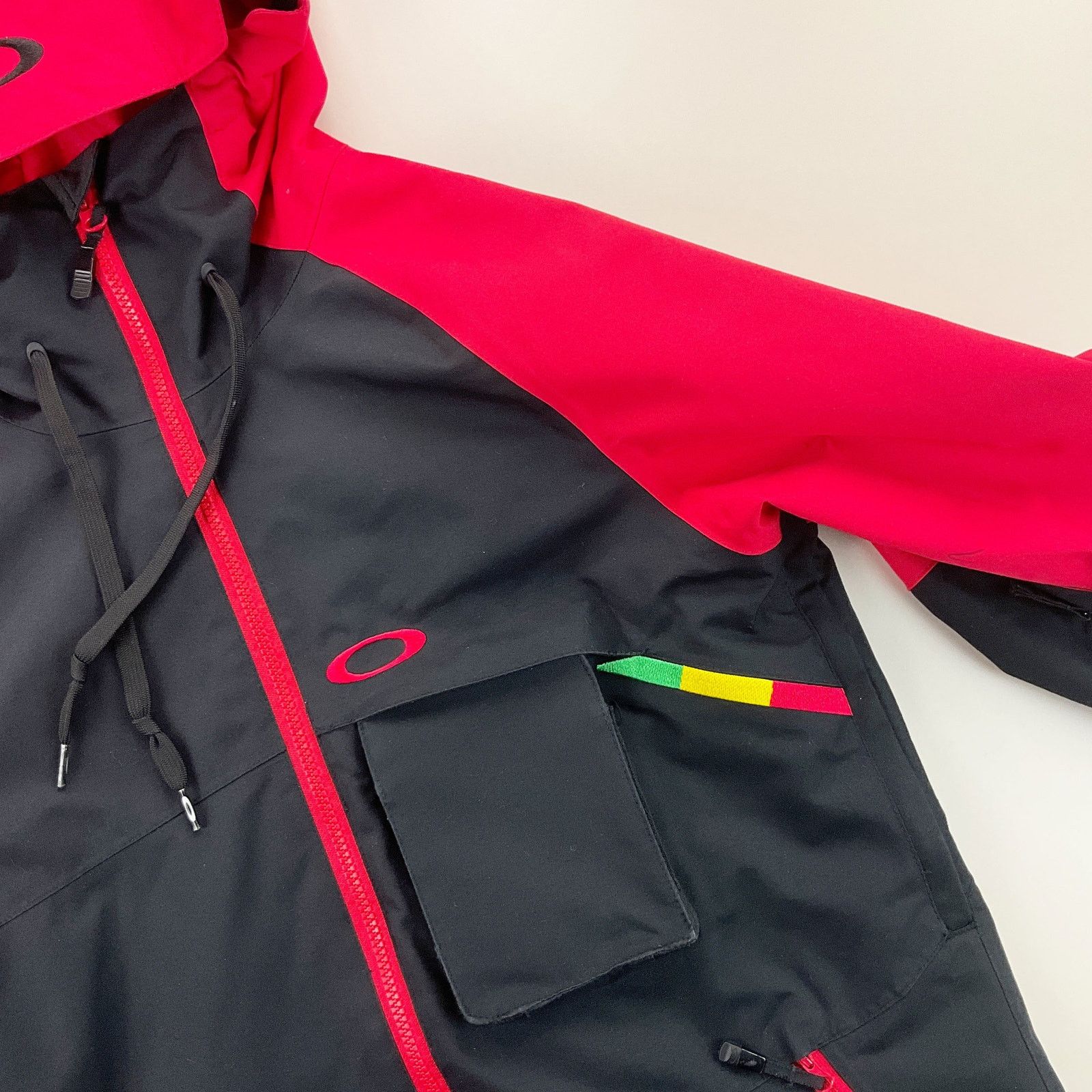 Oakley Oakley Outdoor Ski Jacket - Small outerwear mens black red Size US S / EU 44-46 / 1 - 4 Thumbnail