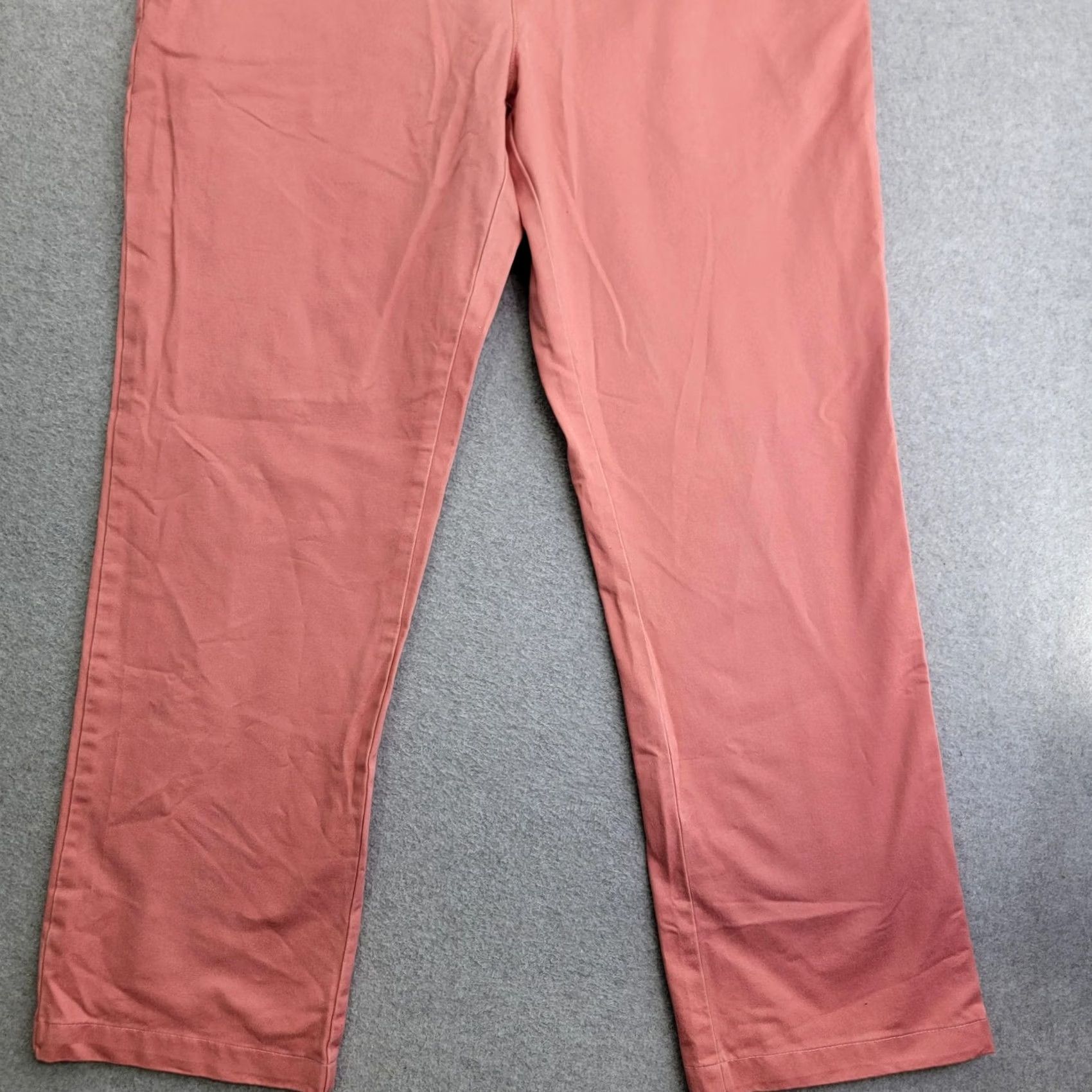 Vineyard Vines Vineyard Vines Club Pant Chino Pants Mens 36x34 Salmon Pink Flat Front Casual Business Straight Leg Cotton 36 Waist 31 Inseam Mens Size US 36 / EU 52 - 2 Thumbnail