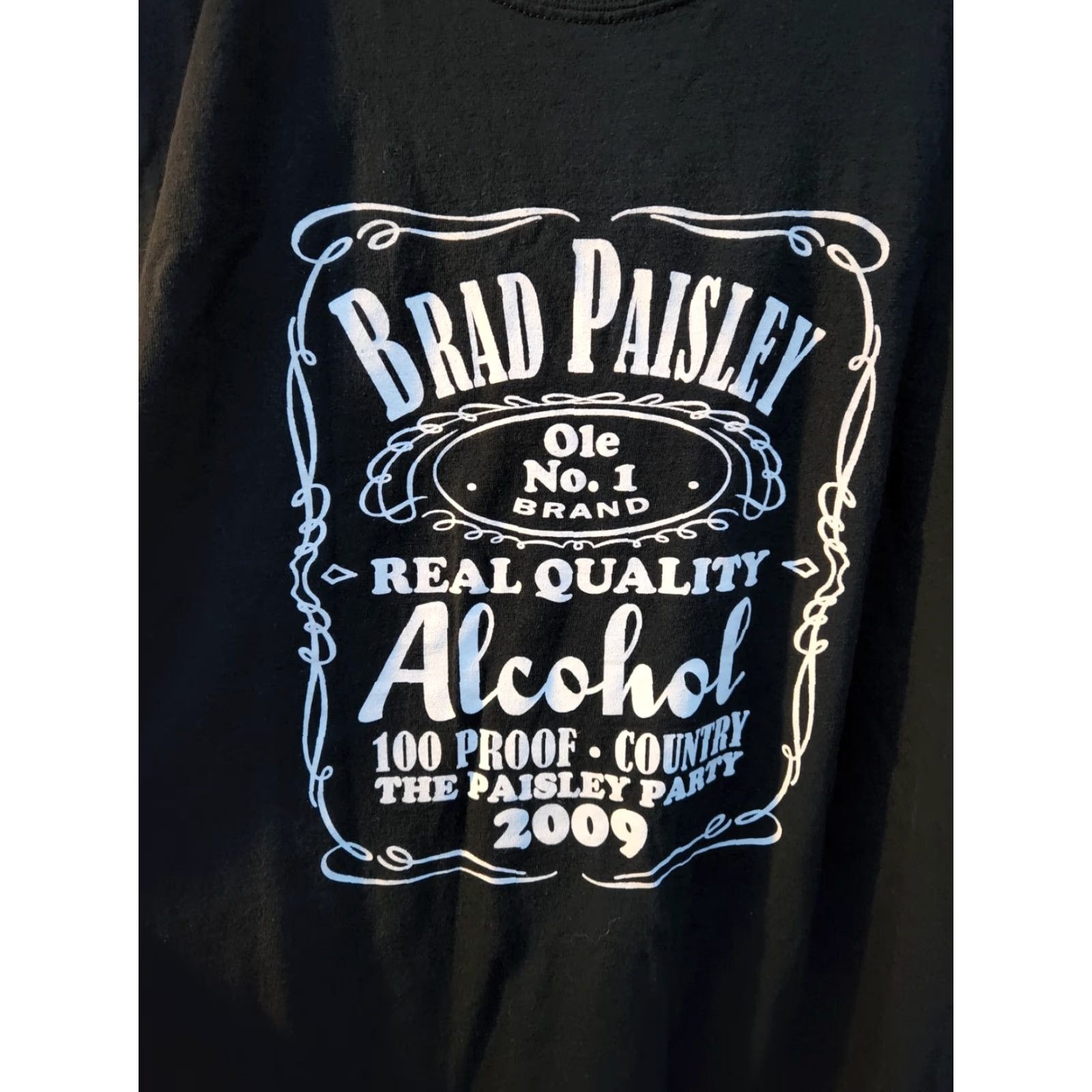 Gildan Brad Paisley Concert Tour 2009 T Shirt Black XL Graphic Tee Alcohol Paisley Unisex Adults Cotton Short Sleeve Crew Neck Gildan Size US XL / EU 56 / 4 - 2 Thumbnail