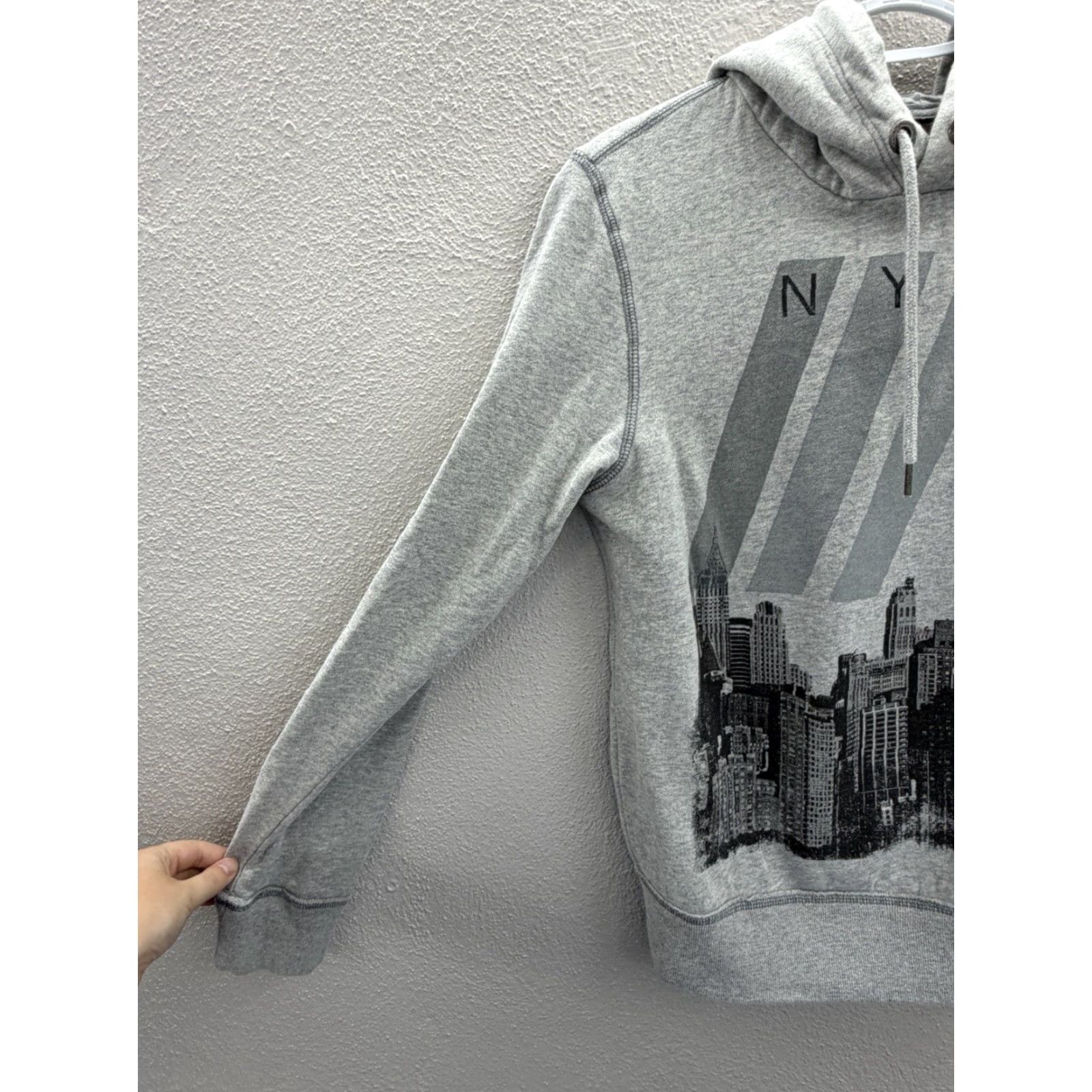 Vintage Brooklyn Calling NYC Womens Sweatshirt Size Small Gray Graphic Hooded Pullover Size S / US 4 / IT 40 - 2 Thumbnail