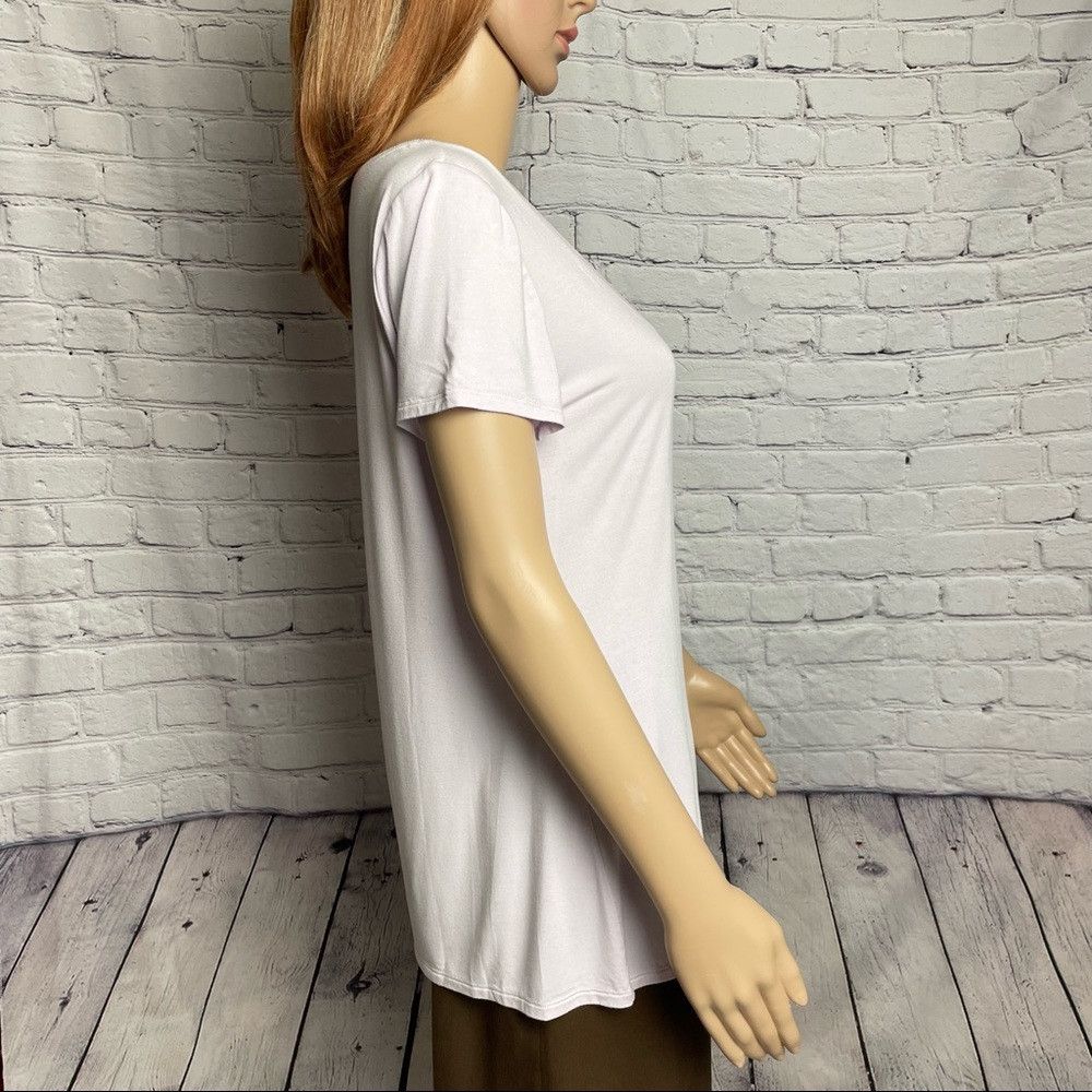White House Black Market New White House Black Market Lilac Scoop Neck Rayon Tee Siz Size M / US 6-8 / IT 42-44 - 6 Thumbnail