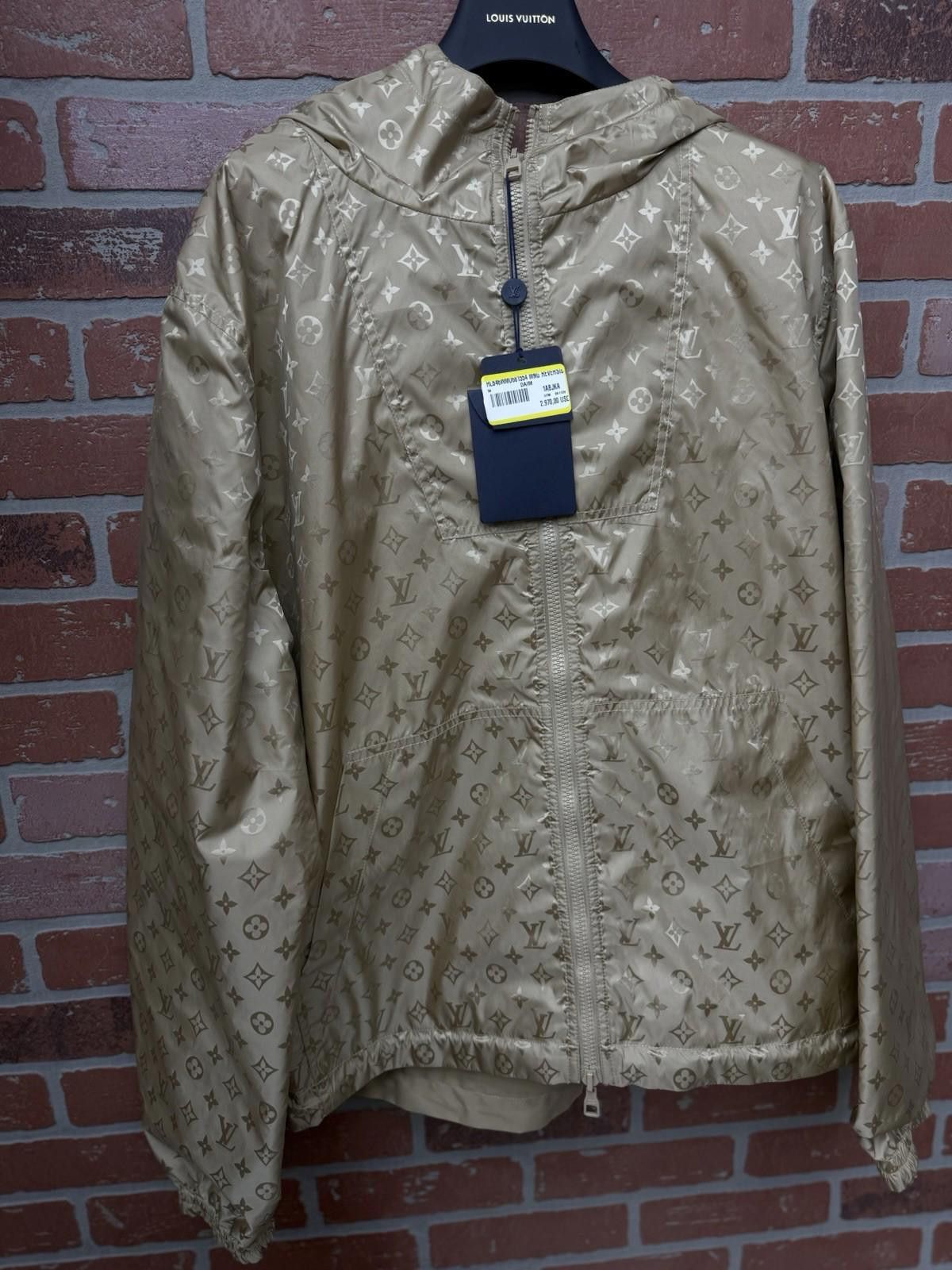 Louis Vuitton Louis Vuitton Gold Monogram Reversible Windbreaker $3000 NEW Size US L / EU 52-54 / 3 - 3 Thumbnail
