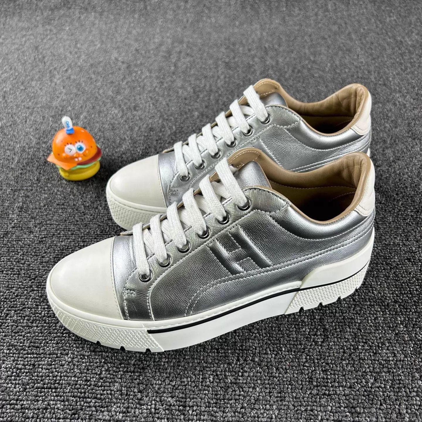 Hermes Hermes Silver Leather Sneaker 36 White Sole HB6526 Size US 5.5 / IT 35.5 - 1 Thumbnail