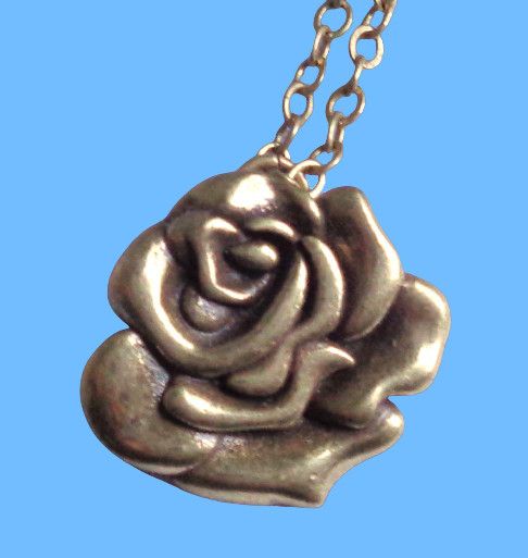 Other Gold Tone Metal Rose Flower Pendant Chain Necklace 18" Size ONE SIZE - 1 Thumbnail
