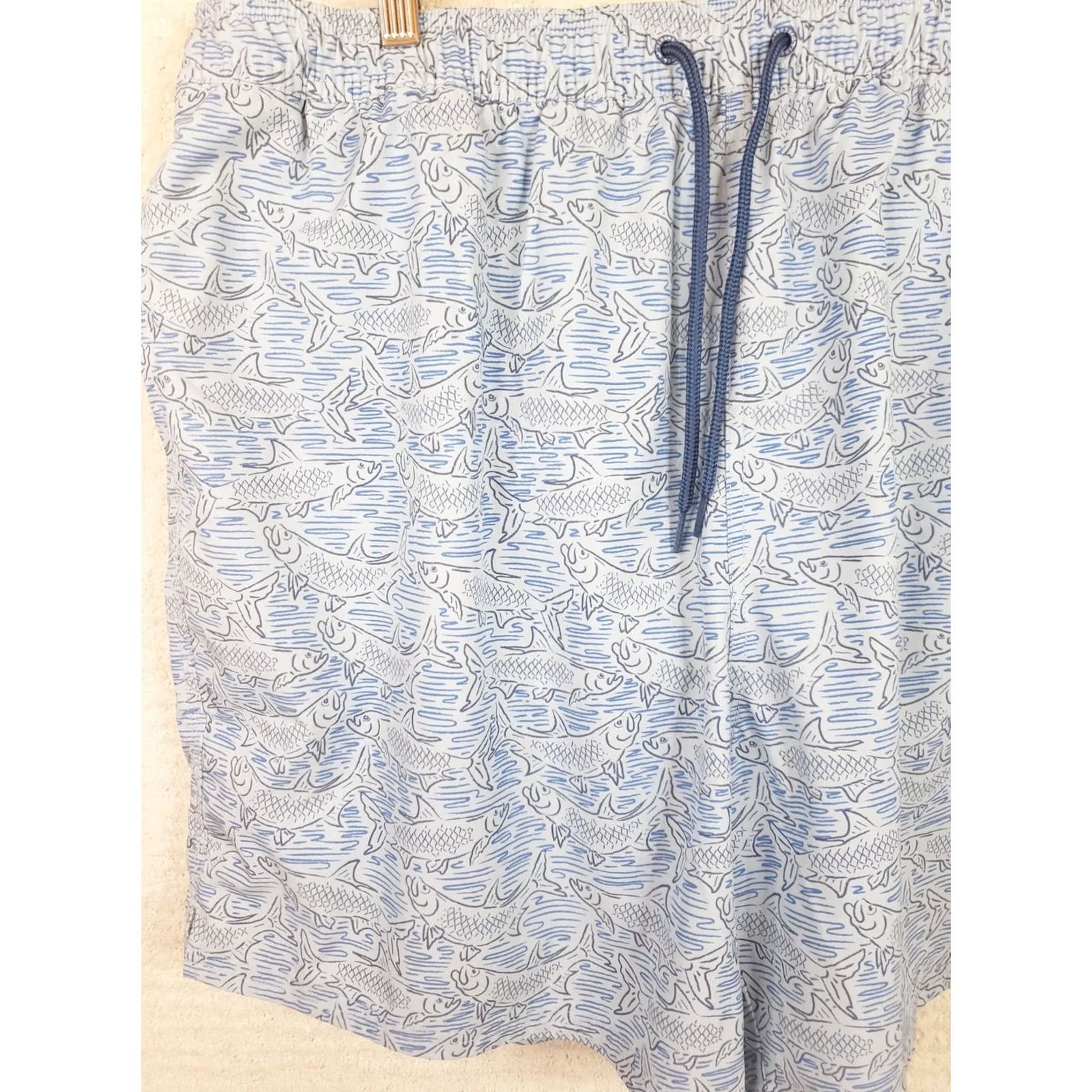 Vineyard Vines Vineyard Vines Mens Trunks Blue Lined All Over Pattern Fish Tarpon 2XL Size US 39 - 2 Thumbnail
