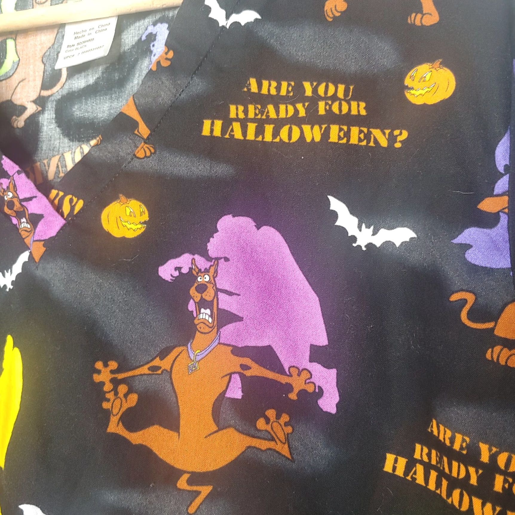 Vintage VINTAGE Scooby Doo Halloween Scrub Top Womens L Black Short Sleeve MonSTERS Bats Zoinks Size L / US 10 / IT 46 - 3 Thumbnail