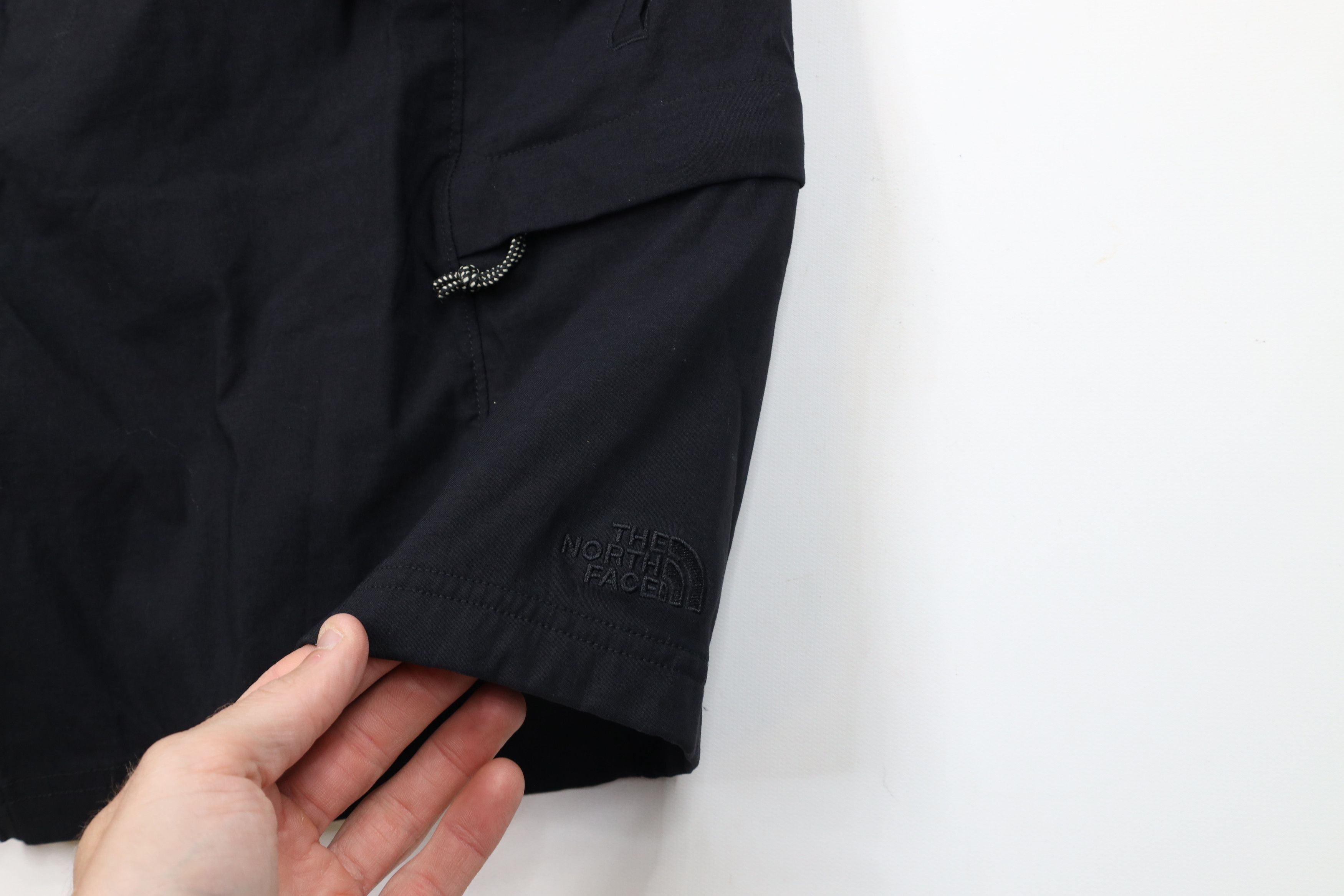 The North Face × Vintage The North Face Out Belted Above Knee Cargo Shorts Black Size US 34 / EU 50 - 5 Thumbnail