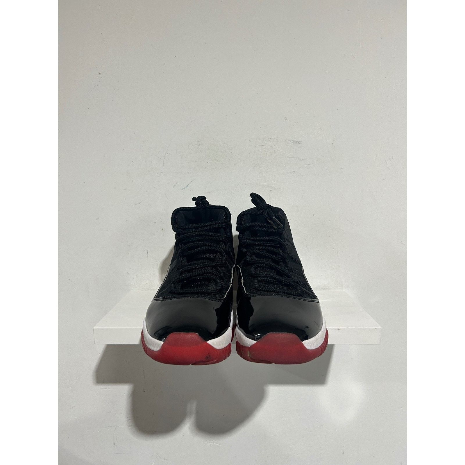 Nike JORDAN 11 RETRO 'PLAYOFFS BRED 2019' SIZE 12 PREOWNED Size US 12 / EU 45 - 4 Thumbnail