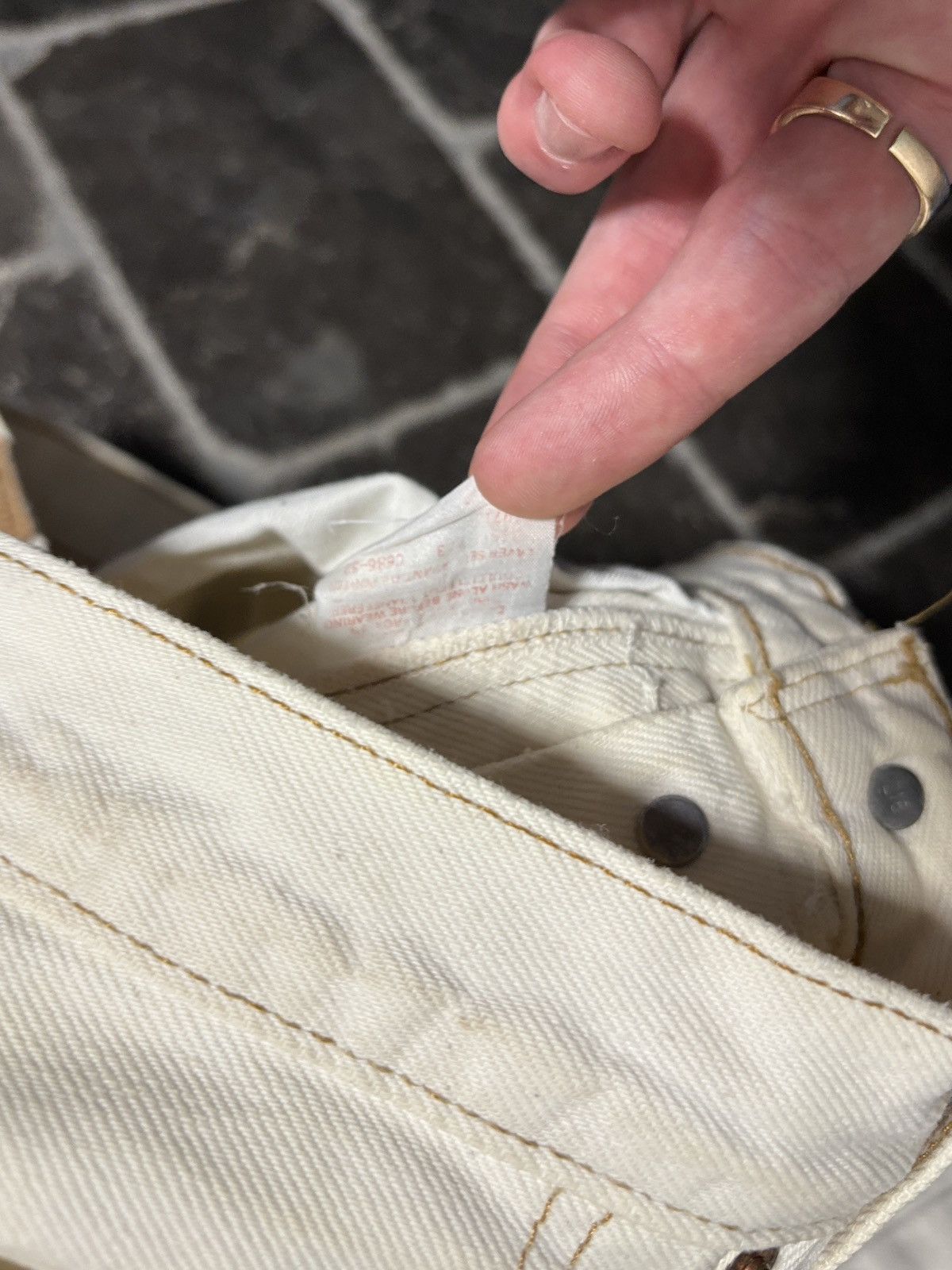 Levi's 1990s Levi’s Jeans Vintage Levi’s Natural Denim Canada 90s Size US 30 / EU 46 - 6 Thumbnail