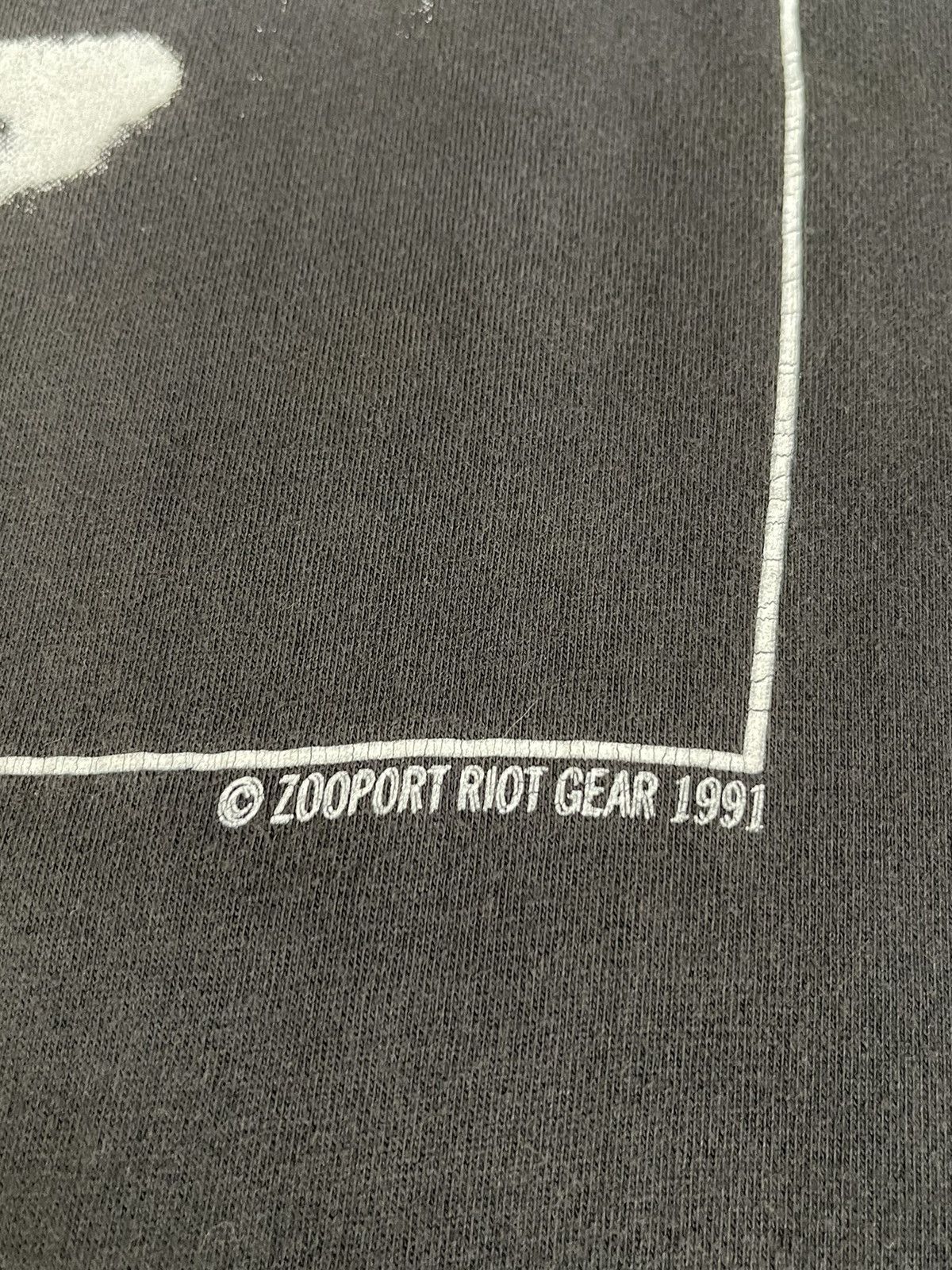 Vintage 1991 Vintage Charles Manson Charlie Don’t Surf Zooport Riot Size US L / EU 52-54 / 3 - 4 Thumbnail