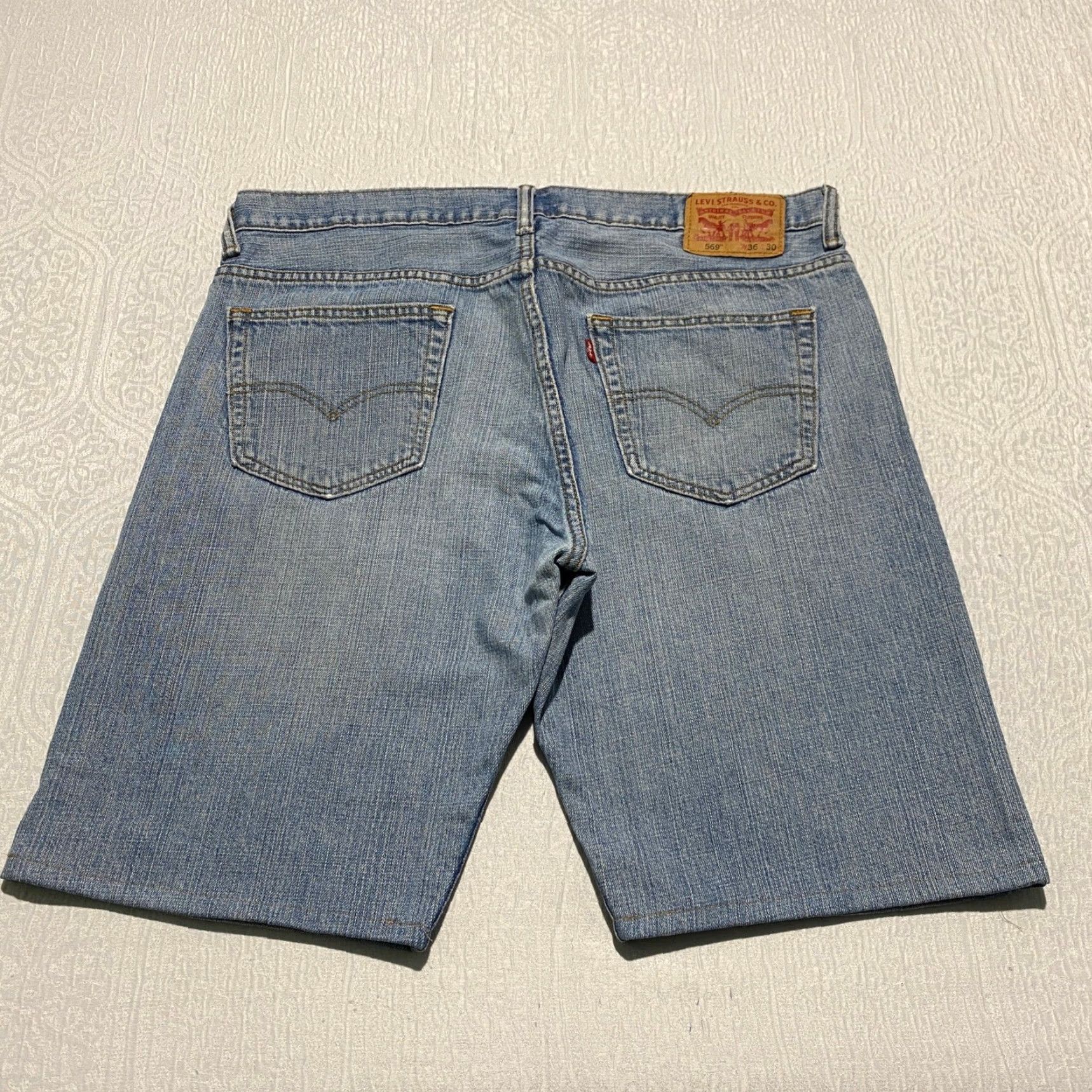 Levi's Levi's 569 Denim Shorts Men 36x11 Blue Hemmed Jorts Light Wash Bermuda Casual Summer Retro Classic Shorts Mens Size US 36 / EU 52 - 2 Thumbnail