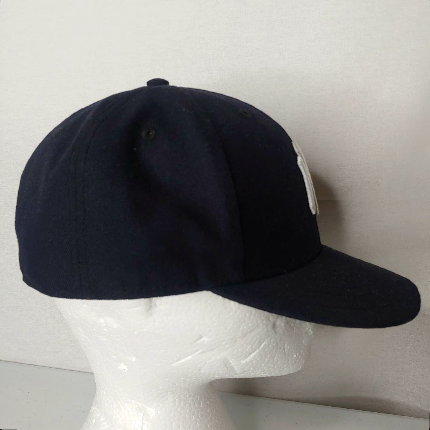 New Era New York Yankees Fitted Baseball Cap Hat 7 1/4 59Fifty On-Field MLB Blue Boy Mens Cap Size ONE SIZE - 5 Thumbnail