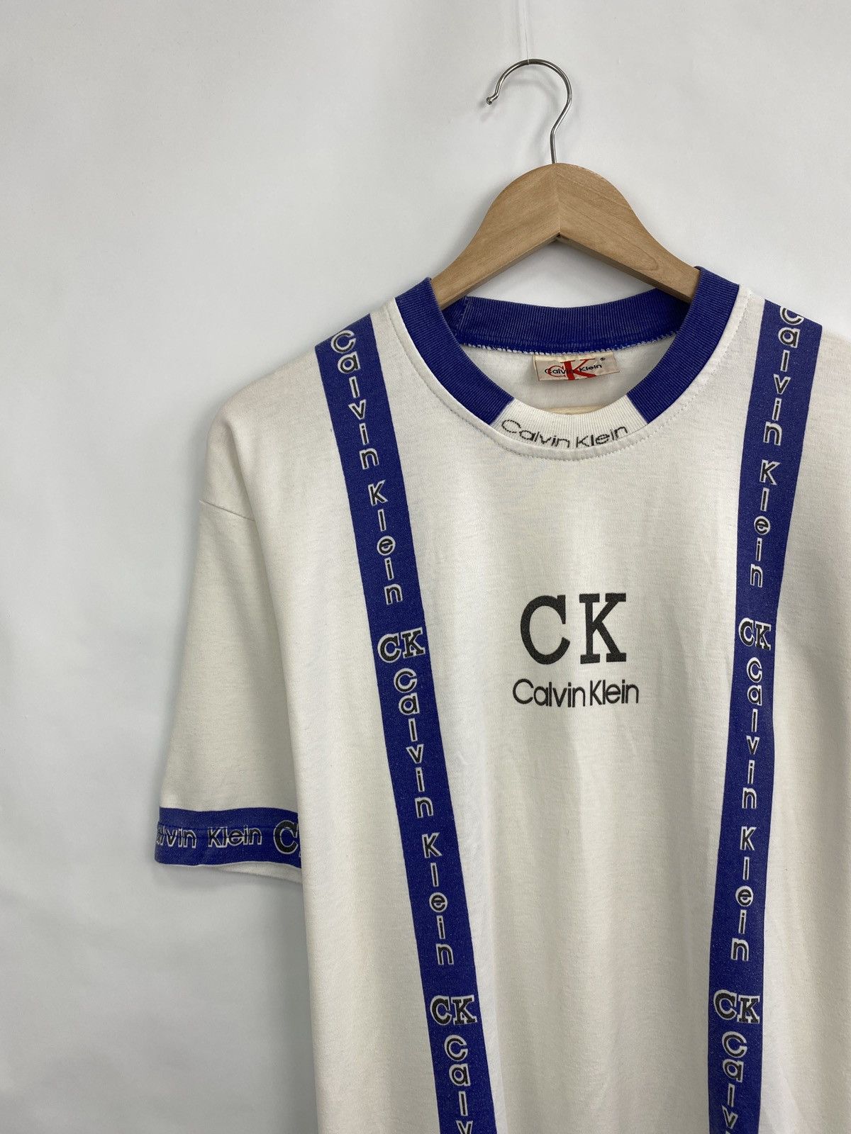 Calvin Klein × Vintage Vintage 1990s Calvin Klein Jeans Rare retro hype Y2K t-shirt Size US M / EU 48-50 / 2 - 2 Thumbnail
