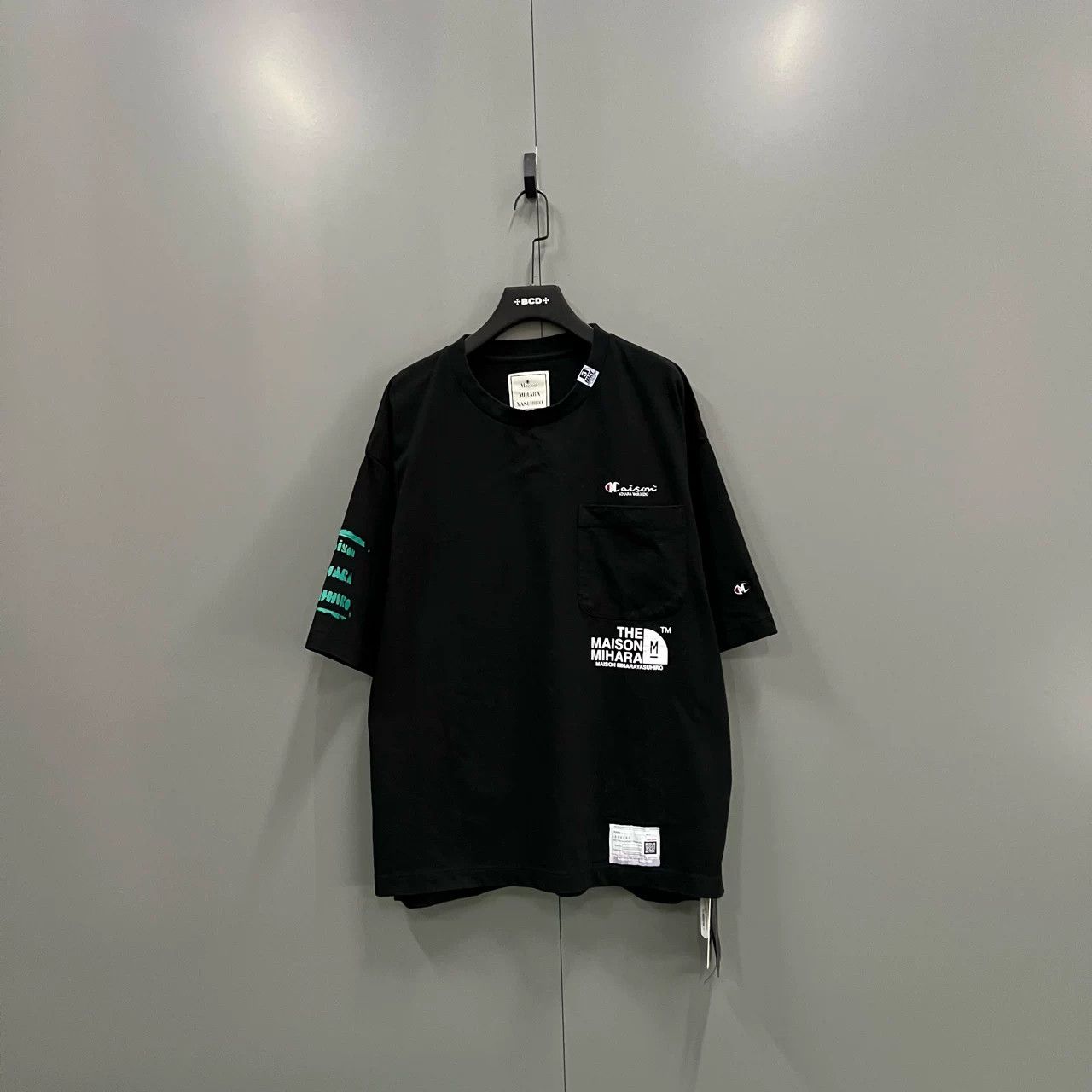 Maison MIHARA YASUHIRO MAISON MIHARA YASUHIRO Black Letter Print Tee Size US M / EU 48-50 / 2 - 1 Thumbnail
