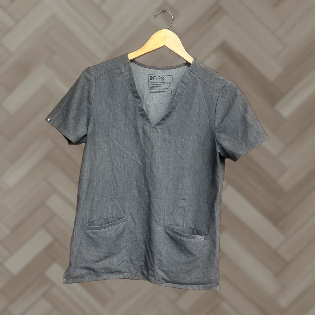 Vintage FIGS Scrub Top Womens Gray V Neck Three Pocket Size XS FW1100 Casma Comfort Surgical Medical Shirt Size XS / US 0-2 / IT 36-38 - 1 Thumbnail