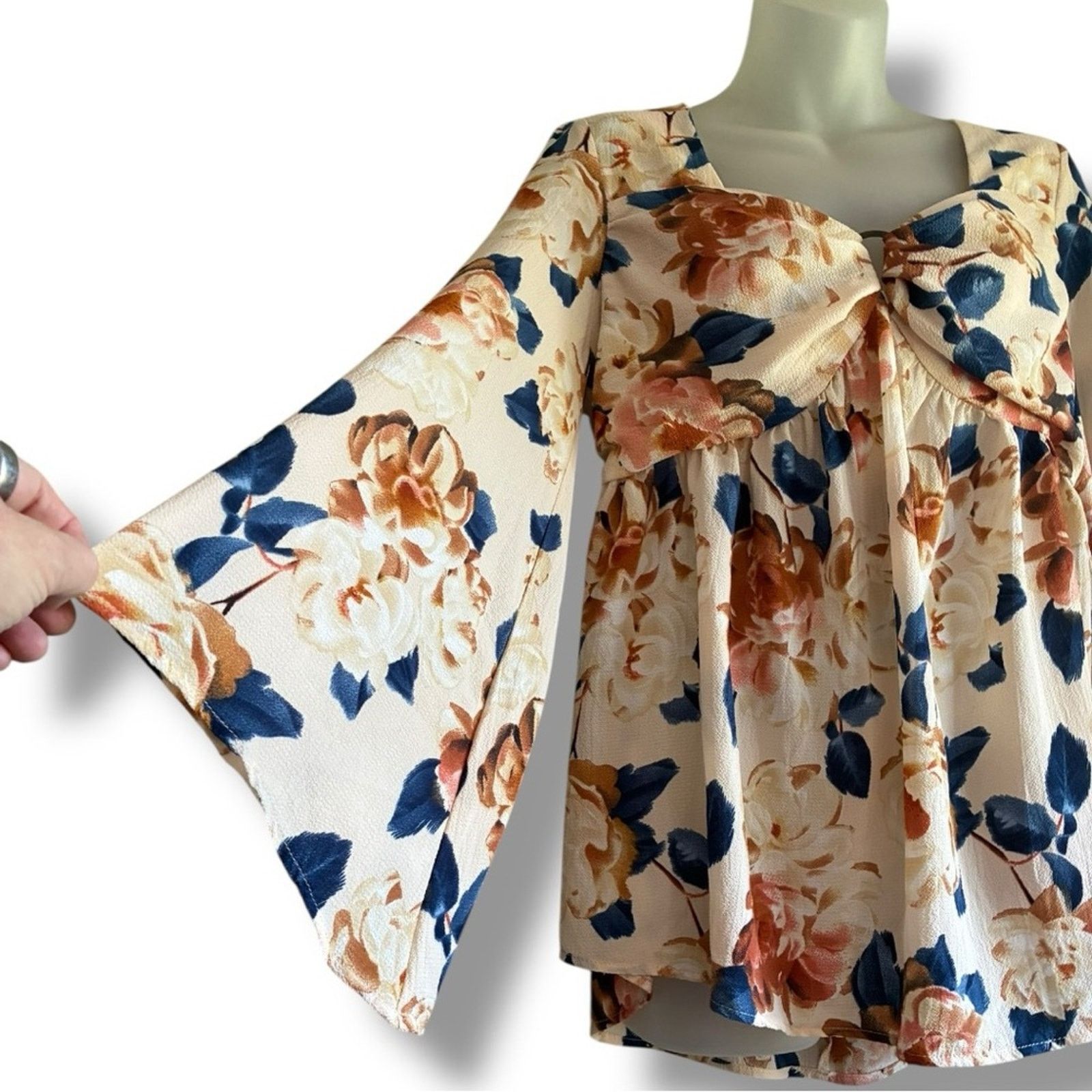 Other Entro boho cottagecore babydoll floral top with bell sleeves Size L / US 10 / IT 46 - 3 Thumbnail
