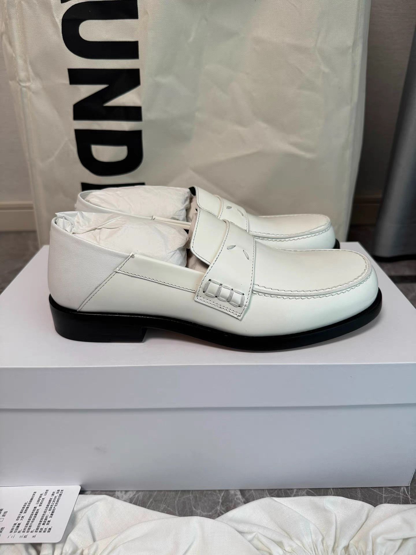 Maison Margiela Maison Margiela White Calfskin Leather Loafers K6 Size US 6.5 / IT 36.5 - 3 Thumbnail