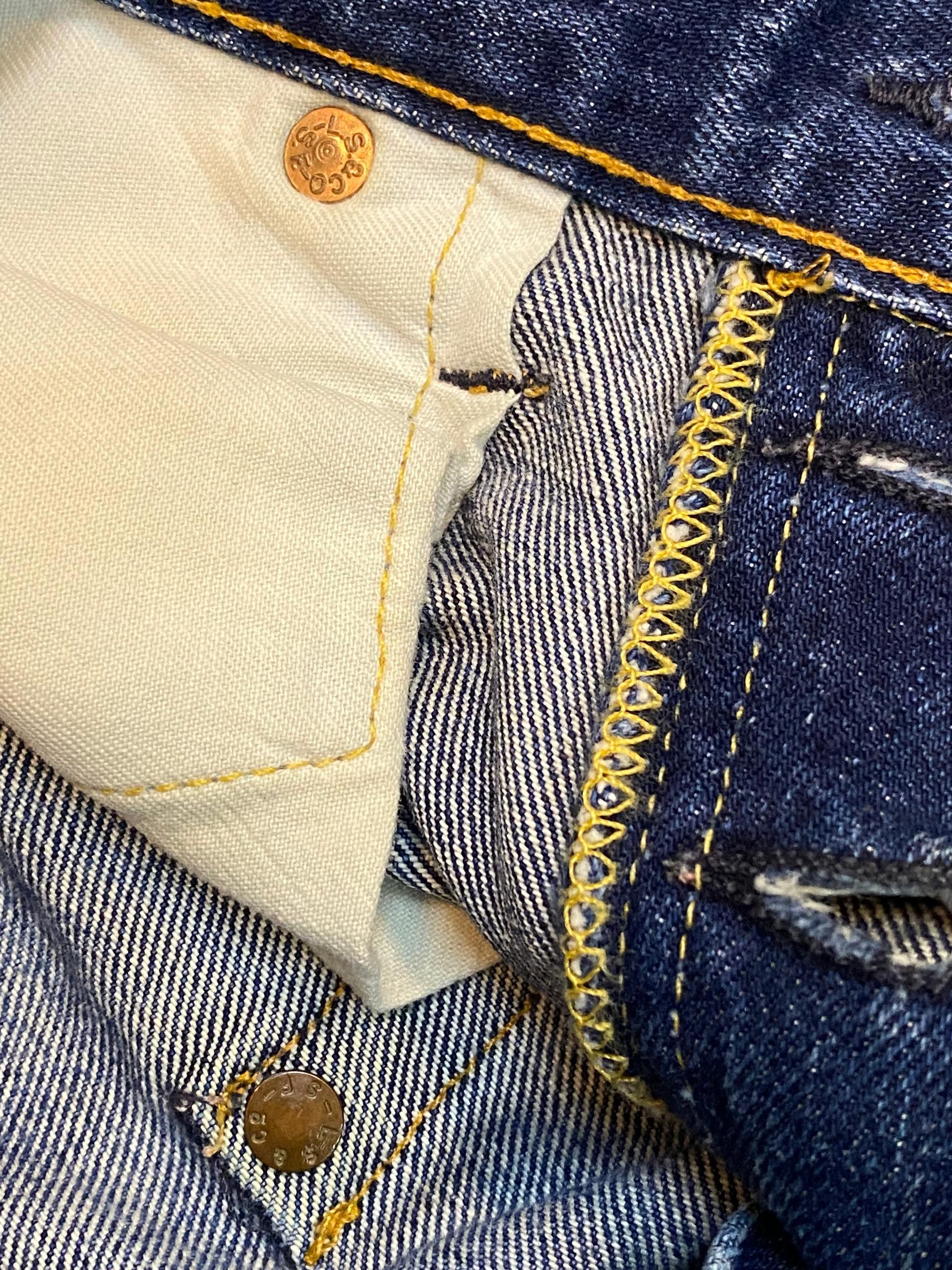 Levi's VINTAGE LEVIS 501XX 90S BUTTON 555 BIG E SELVEDGE Size US 30 / EU 46 - 9 Thumbnail
