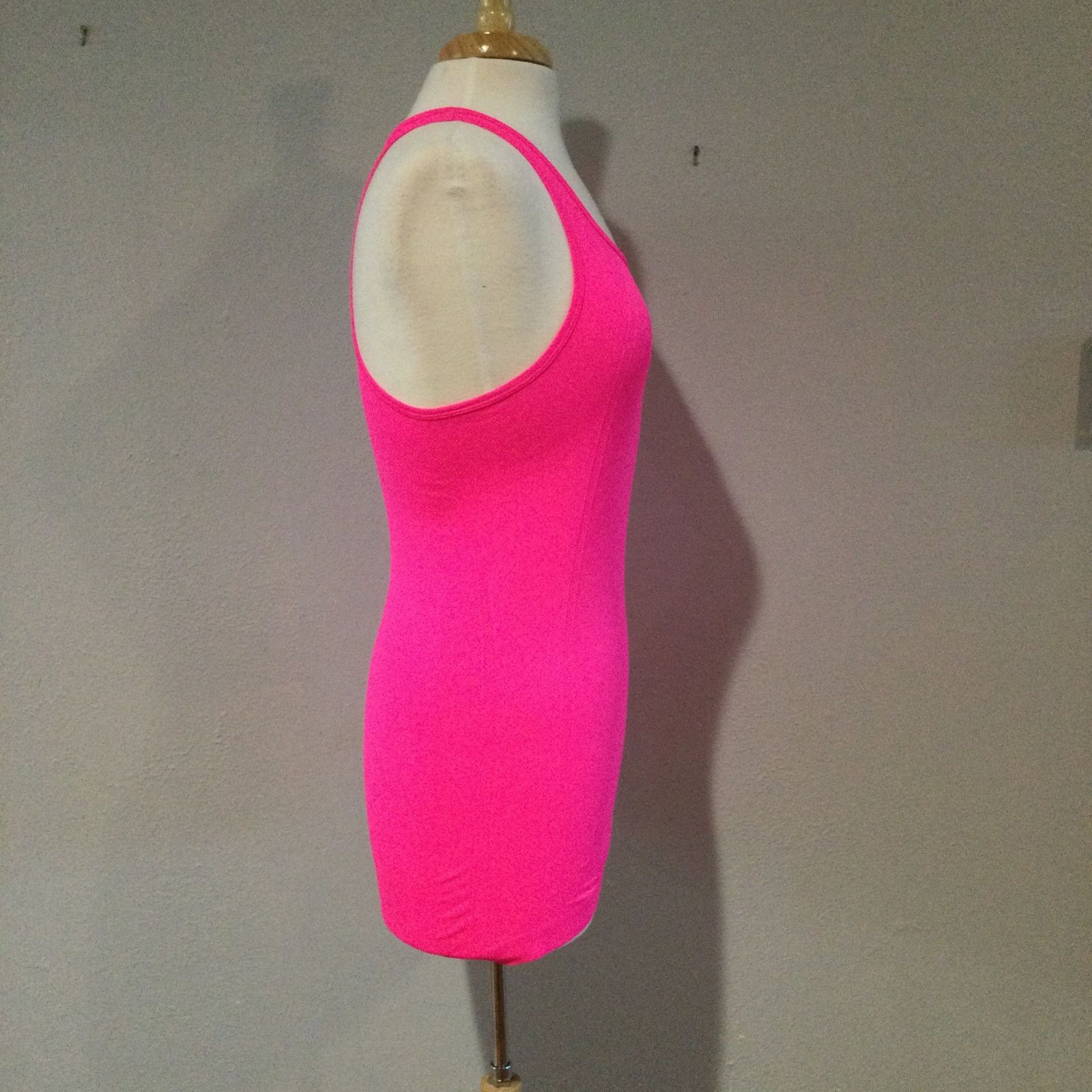 Other Bolly Queena 100% Nylon Racerback Tank Hot Pink Small NWOT Size S / US 4 / IT 40 - 4 Thumbnail