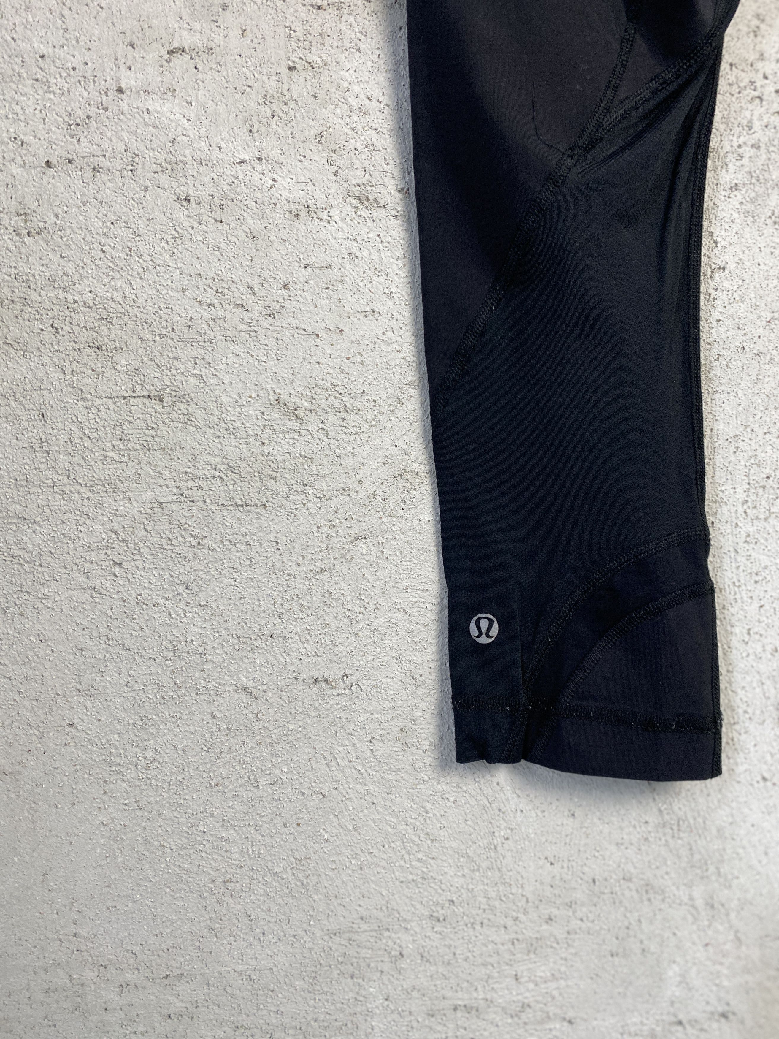 Lululemon Lululemon small logo capri leggings sport yoga Size 27" / US 4 / IT 40 - 4 Thumbnail
