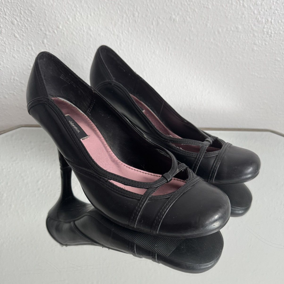 Other XHILARATION Vintage Y2K Black Faux Leather Preppy Pump Heels Size US 8.5 / IT 38.5 - 2 Thumbnail