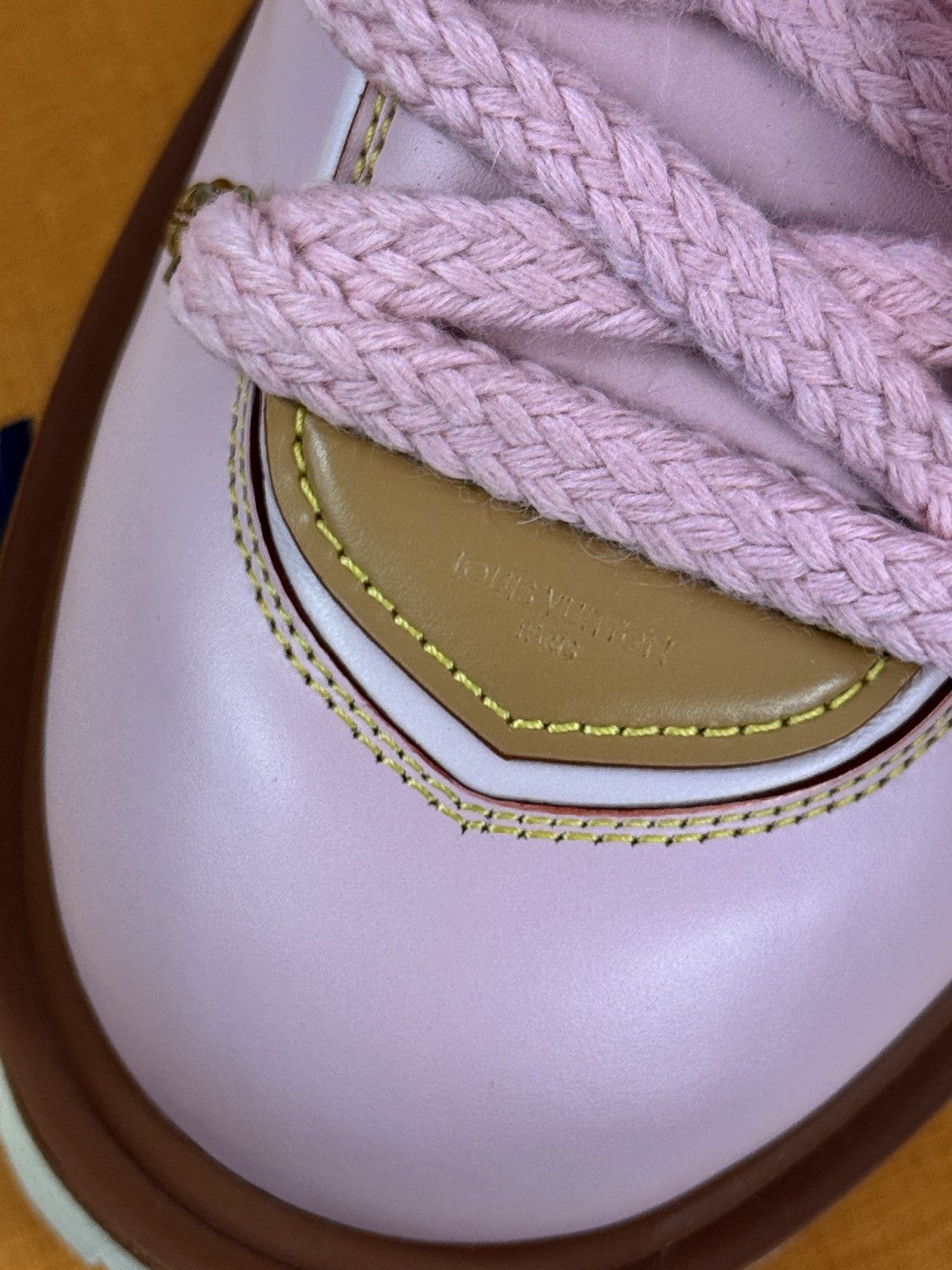 Louis Vuitton LV REMIX DERBY 1AIJAN SIZE: LV8 fits US10 Size US 8 / EU 41 - 15 Thumbnail