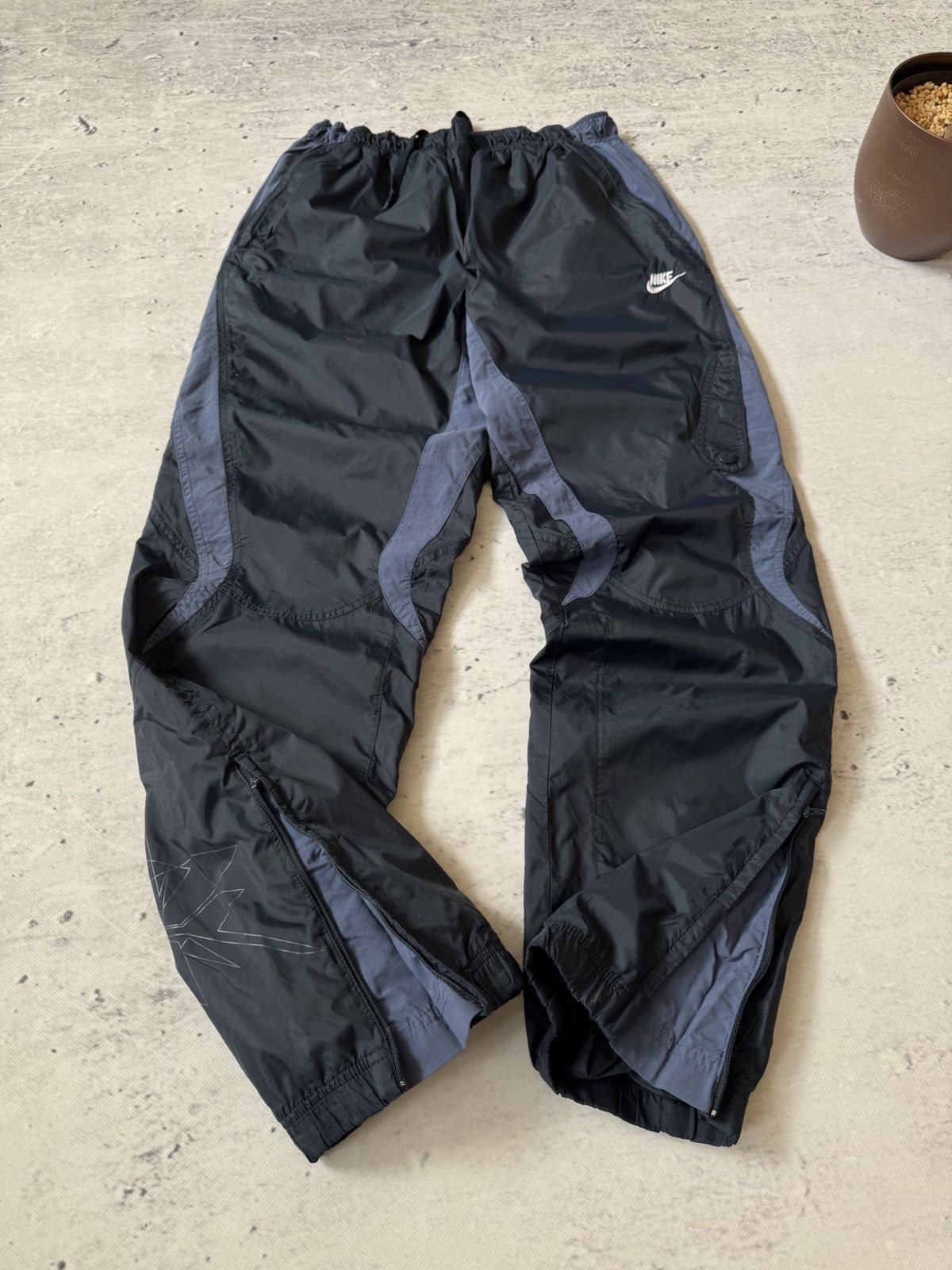 Nike × Vintage NIKE AIR NYLON VINTAGE OVERSIZE BAGGY FIT PANTS SWEATPANTS Size US 34 / EU 50 - 5 Thumbnail
