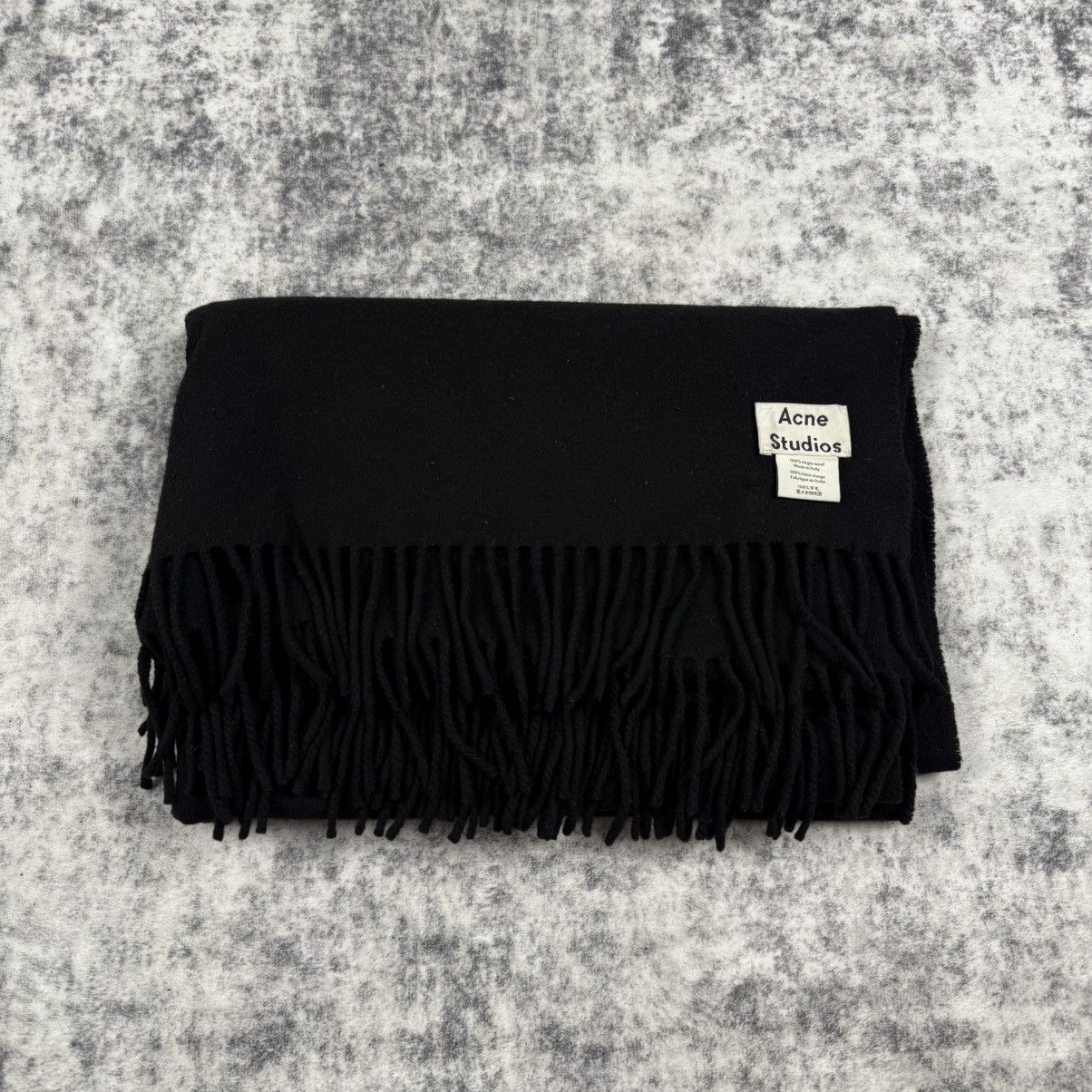 Acne Studios Acne Studios Virgin Wool Fringe Scarf Black Size ONE SIZE - 1 Thumbnail