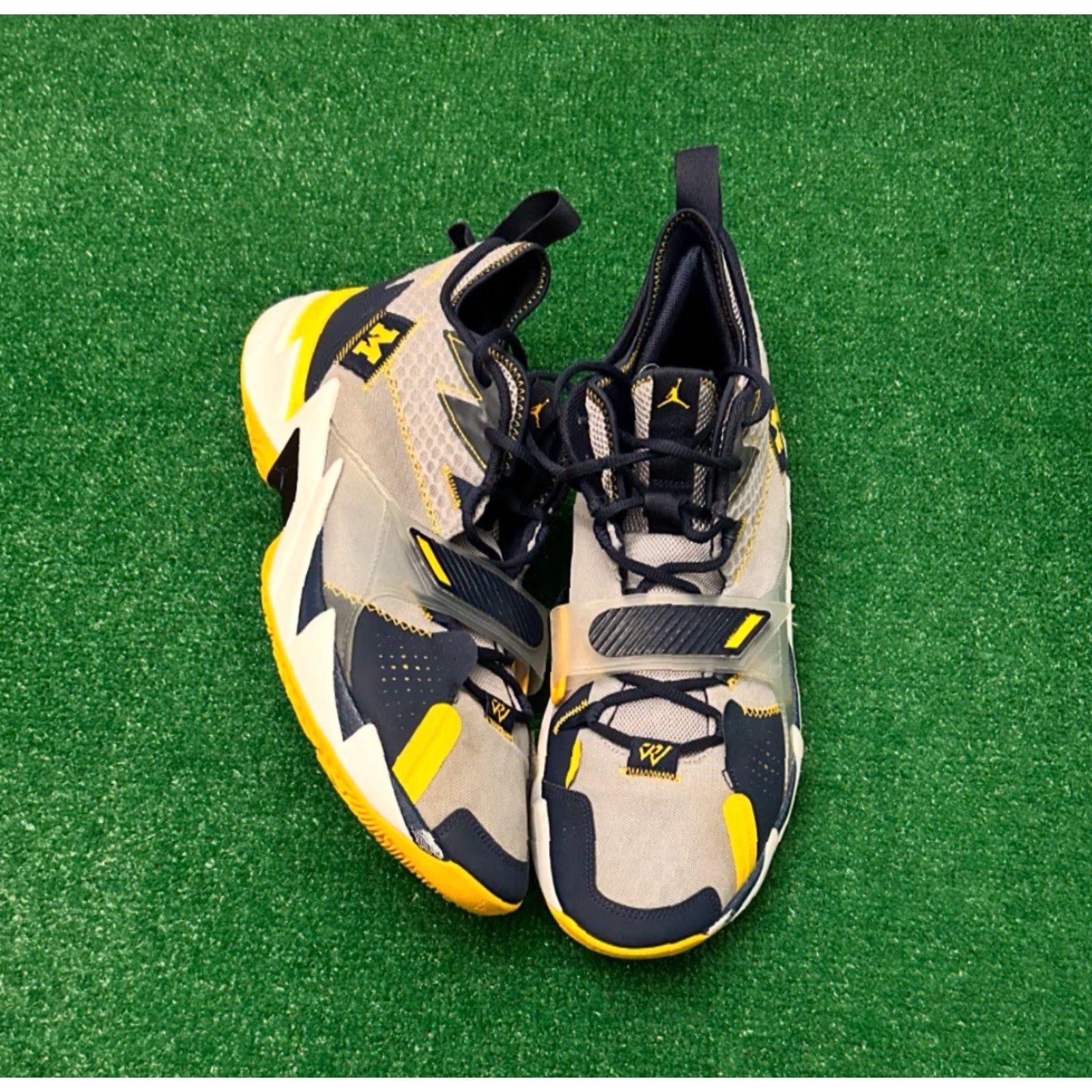 Nike Air Jordan WhyNotZero.3 Westbrook PE Michigan Wolverines Mens Sz 16 Promo Sample Size ONE SIZE - 2 Thumbnail