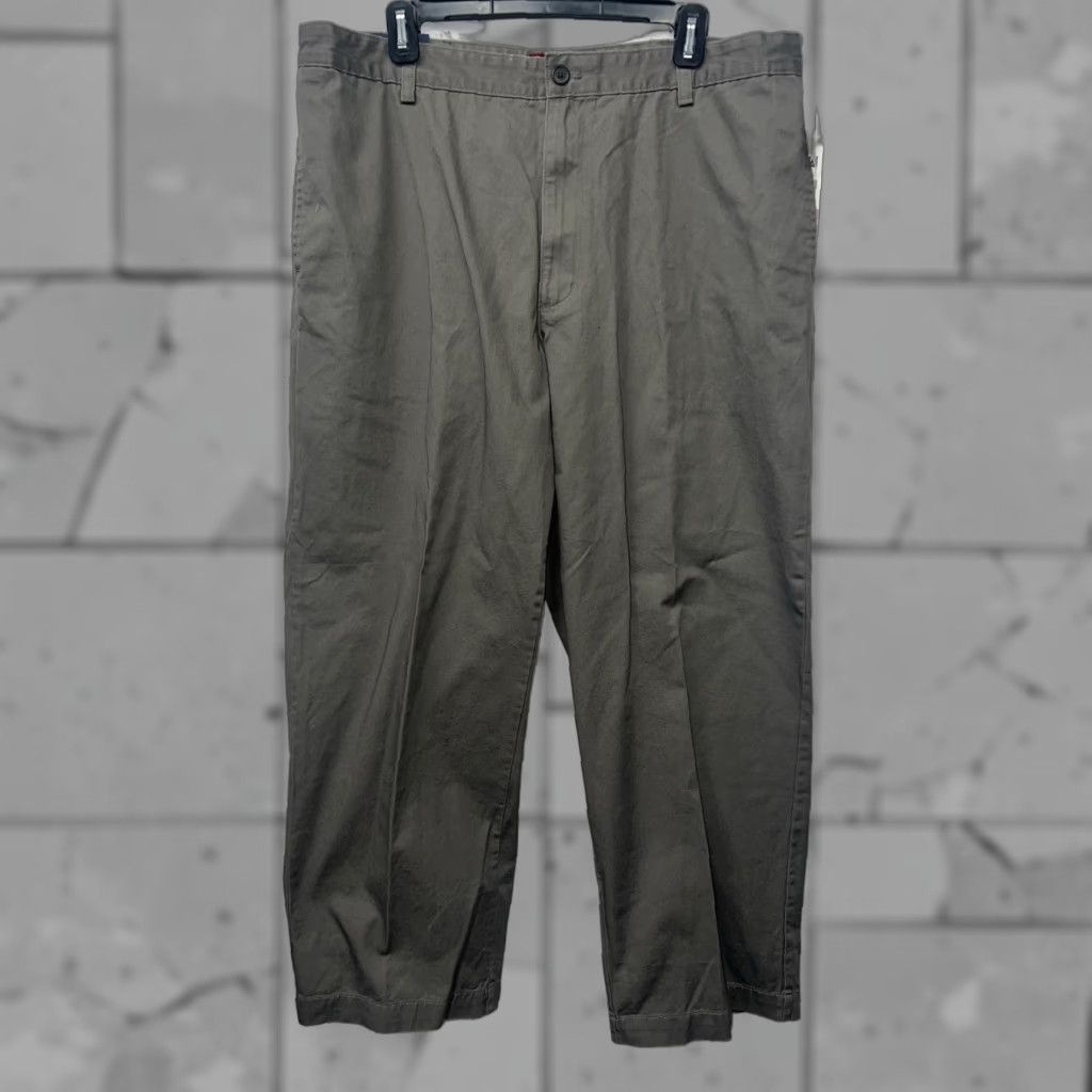 Chaps Chaps NWT Relaxed Fit Flat Front Gray Pants Mens Size 38x30 Size US 38 / EU 54 - 1 Thumbnail
