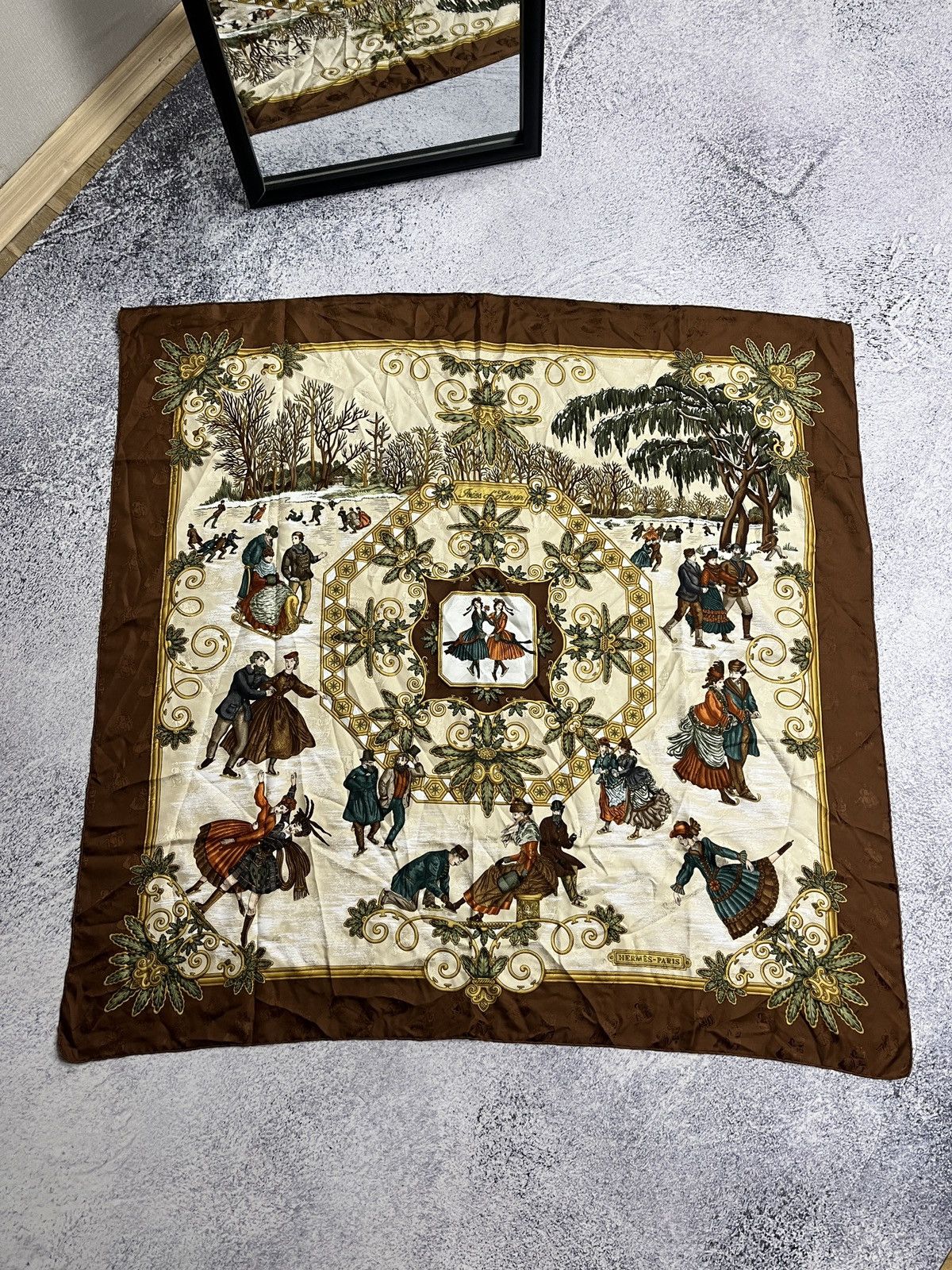 Hermes × Vintage Vintage Hermes Joies D’hiver Brown Silk Scarf Rare Size ONE SIZE - 1 Thumbnail