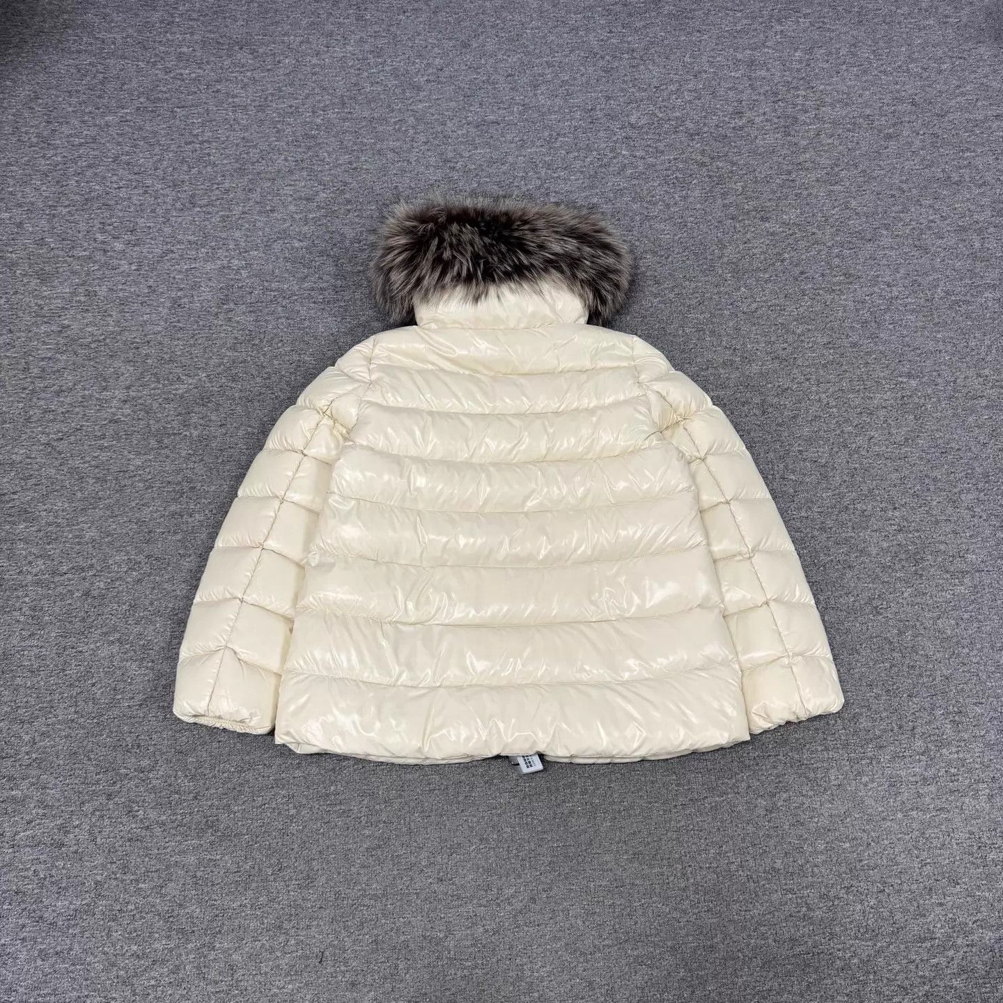 Moncler Moncler Tarier Ivory A-line Down Jacket 2 Size XS / US 0-2 / IT 36-38 - 2 Thumbnail