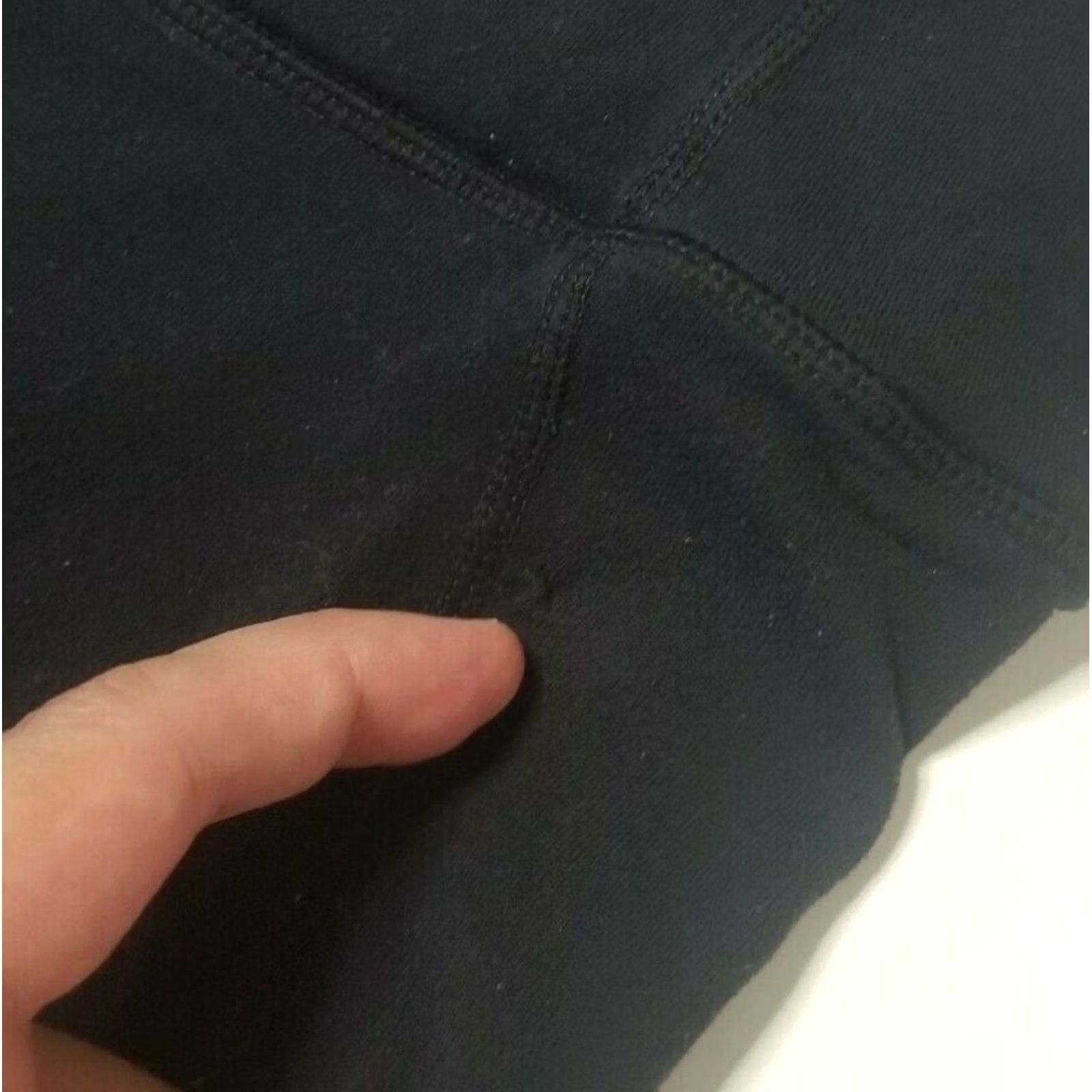 Lululemon Lululemon Womens Leggings Cropped Sz 6 Slit Solid Black Pants Flaws Size 28" / US 6 / IT 42 - 7 Thumbnail