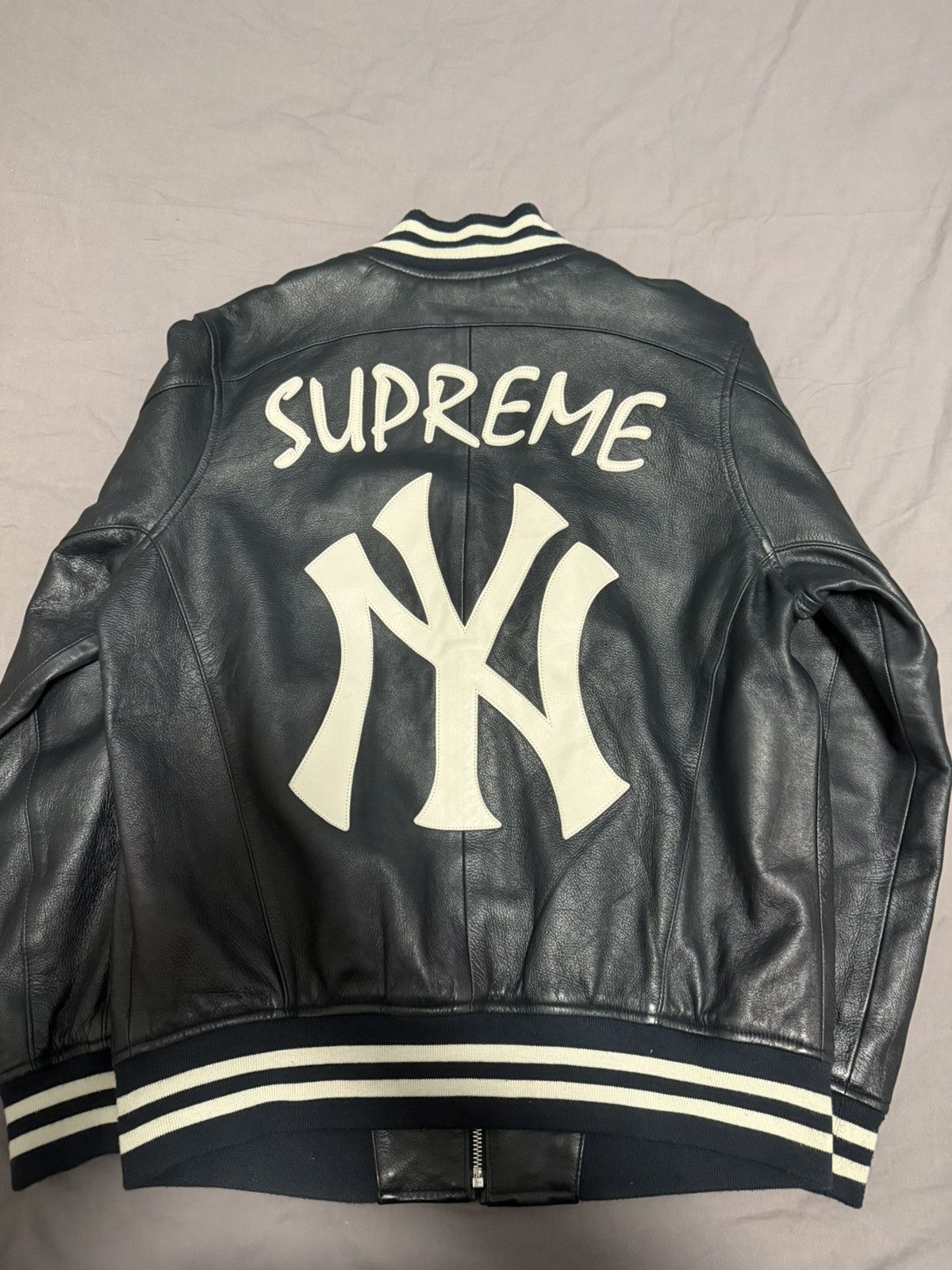 Supreme Supreme yankees mlb leather bomber Jacket Size US M / EU 48-50 / 2 - 2 Thumbnail
