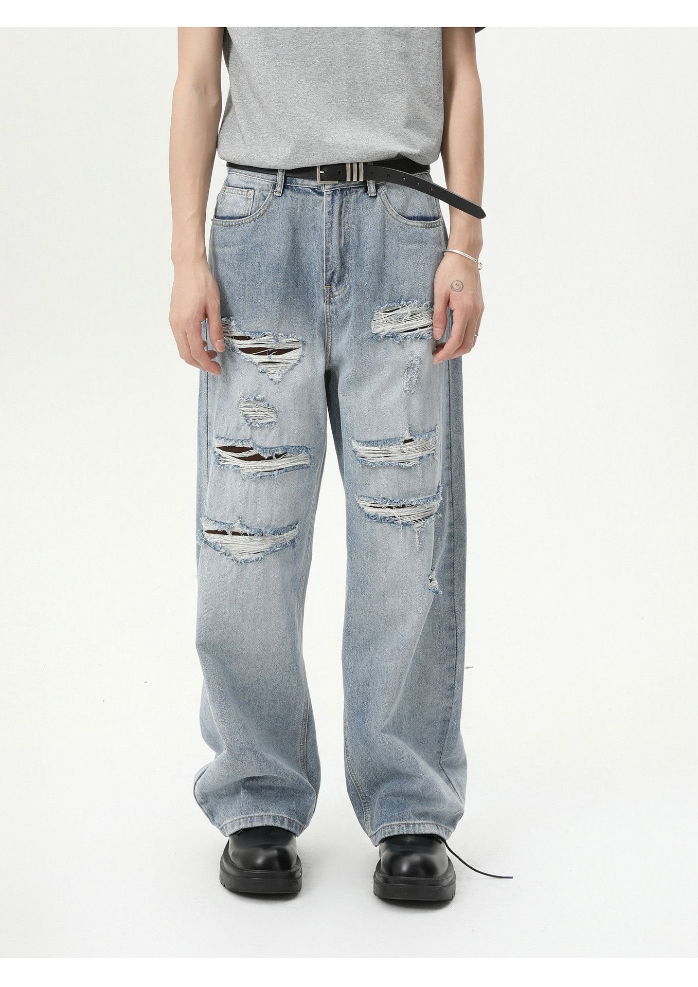 Vintage Men's distressed ripped loose-fitting washed denim jeans Size US 32 / EU 48 - 1 Thumbnail