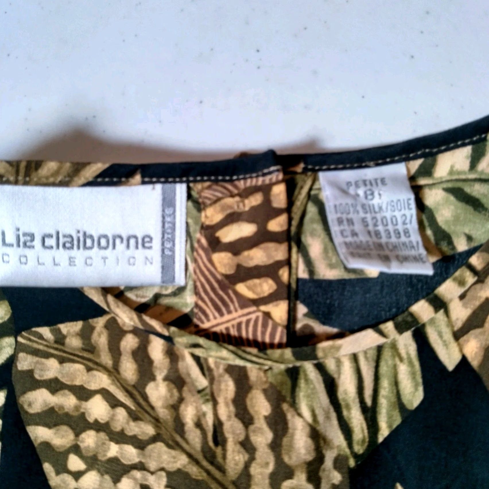 Liz Claiborne VINTAGE Liz Claiborne Blouse Women's Small Silk Short Sleeve Black Palms 90s Beachy Nature Size M / US 6-8 / IT 42-44 - 5 Thumbnail
