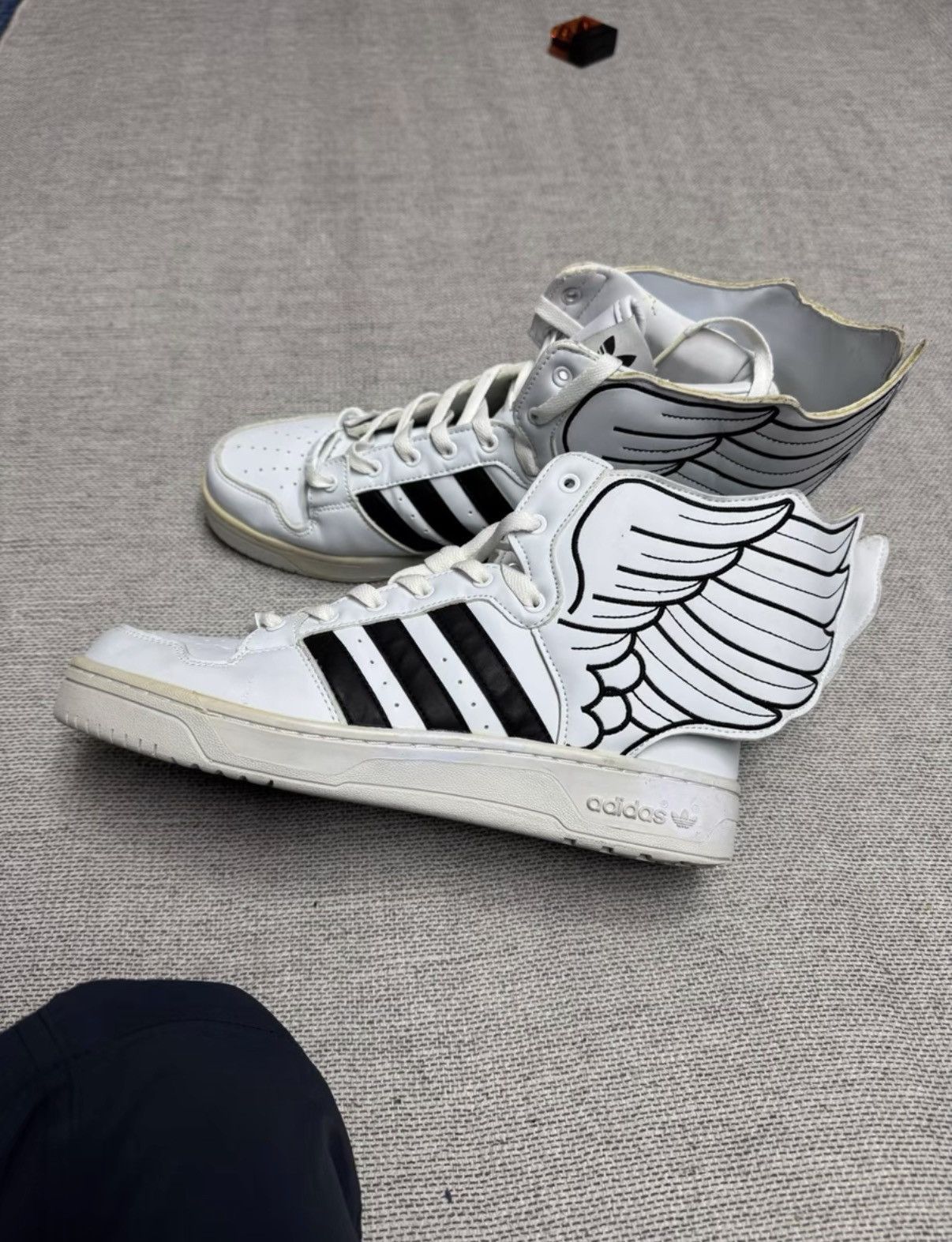Adidas Adidas Jeremy Scott Wings 2.0 Pure White K37 Size US 9.5 / EU 42-43 - 2 Thumbnail
