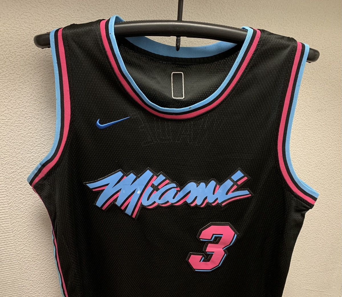NBA Wade 3 Miami Heat nba jersey night 48 size L-Xl Size US L / EU 52-54 / 3 - 3 Thumbnail