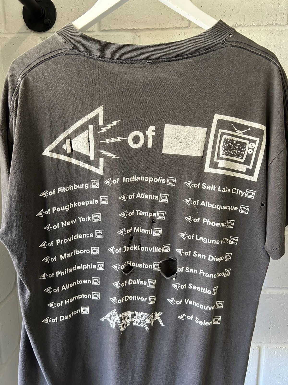 Band Tees × Vintage 1993 Anthrax Sound of White Noise Thrashed Tshirt 90s Size US L / EU 52-54 / 3 - 11 Thumbnail