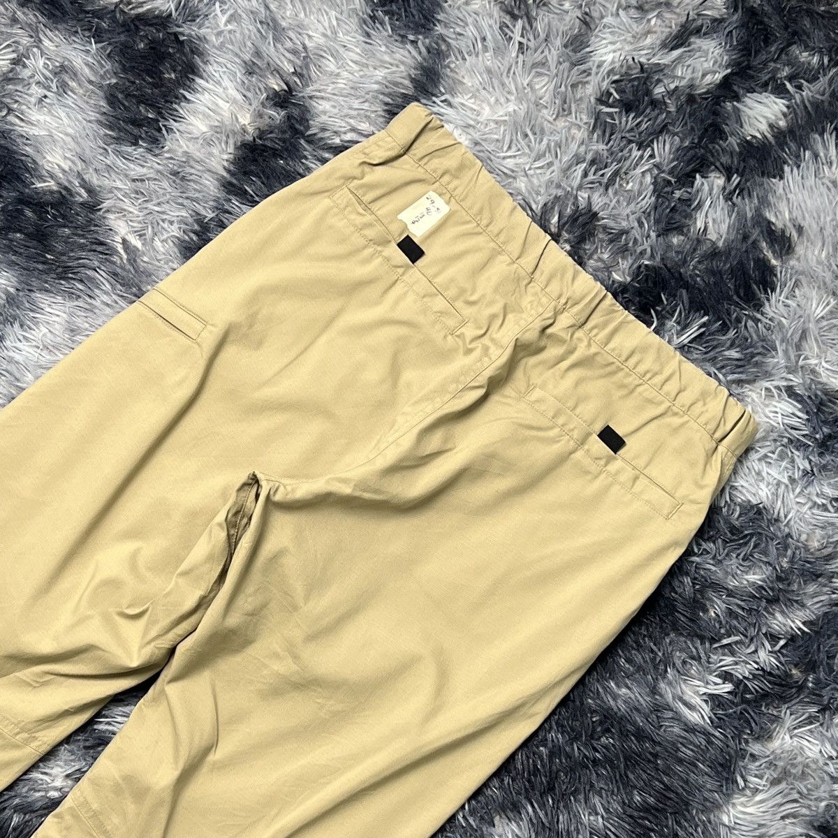 Uniqlo Uniqlo Heattech Outdoor Cargo Pants Size US 30 / EU 46 - 4 Thumbnail