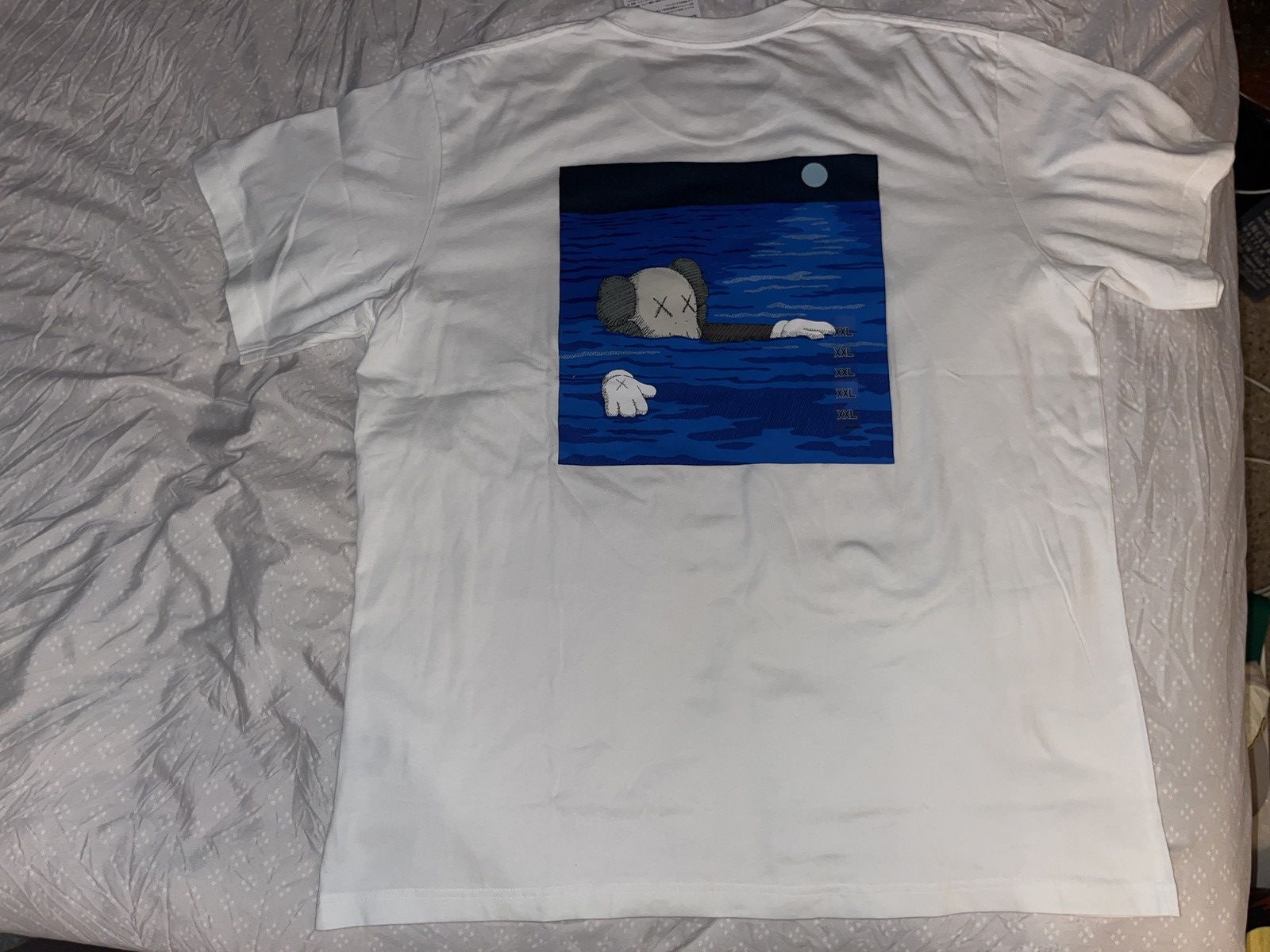 Kaws × Uniqlo UT Artbook Cover T-Shirt Size US XXL / EU 58 / 5 - 3 Thumbnail