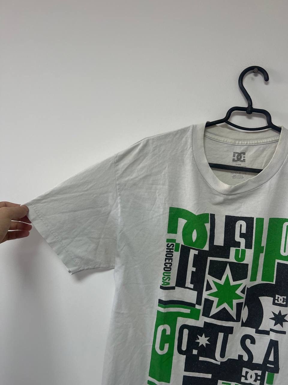 Other Vintage DC Shoes Usa T shirt Skate Sk8 Big logo Rare Hype L Size US L / EU 52-54 / 3 - 6 Thumbnail