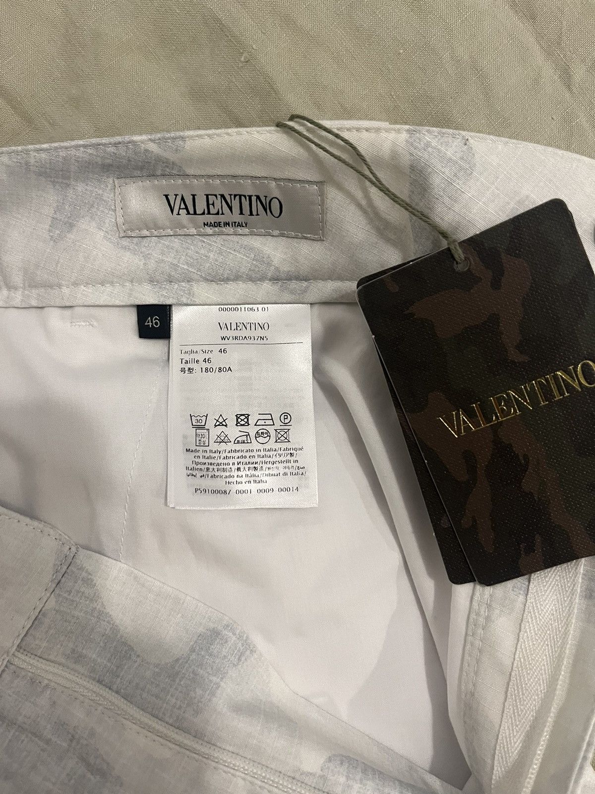 Valentino Camo Shorts WV3RDA937N5 Size US 30 / EU 46 - 7 Thumbnail