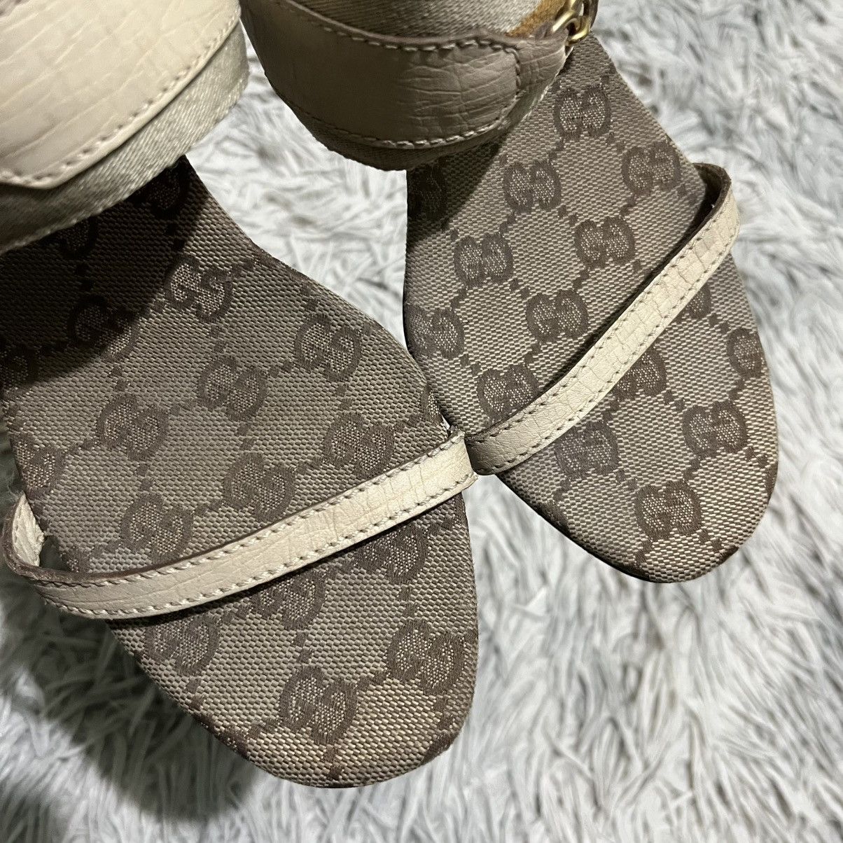 Gucci Vintage Gucci Horsebit Canvas GG Heels Size US 7.5 / IT 37.5 - 10 Thumbnail