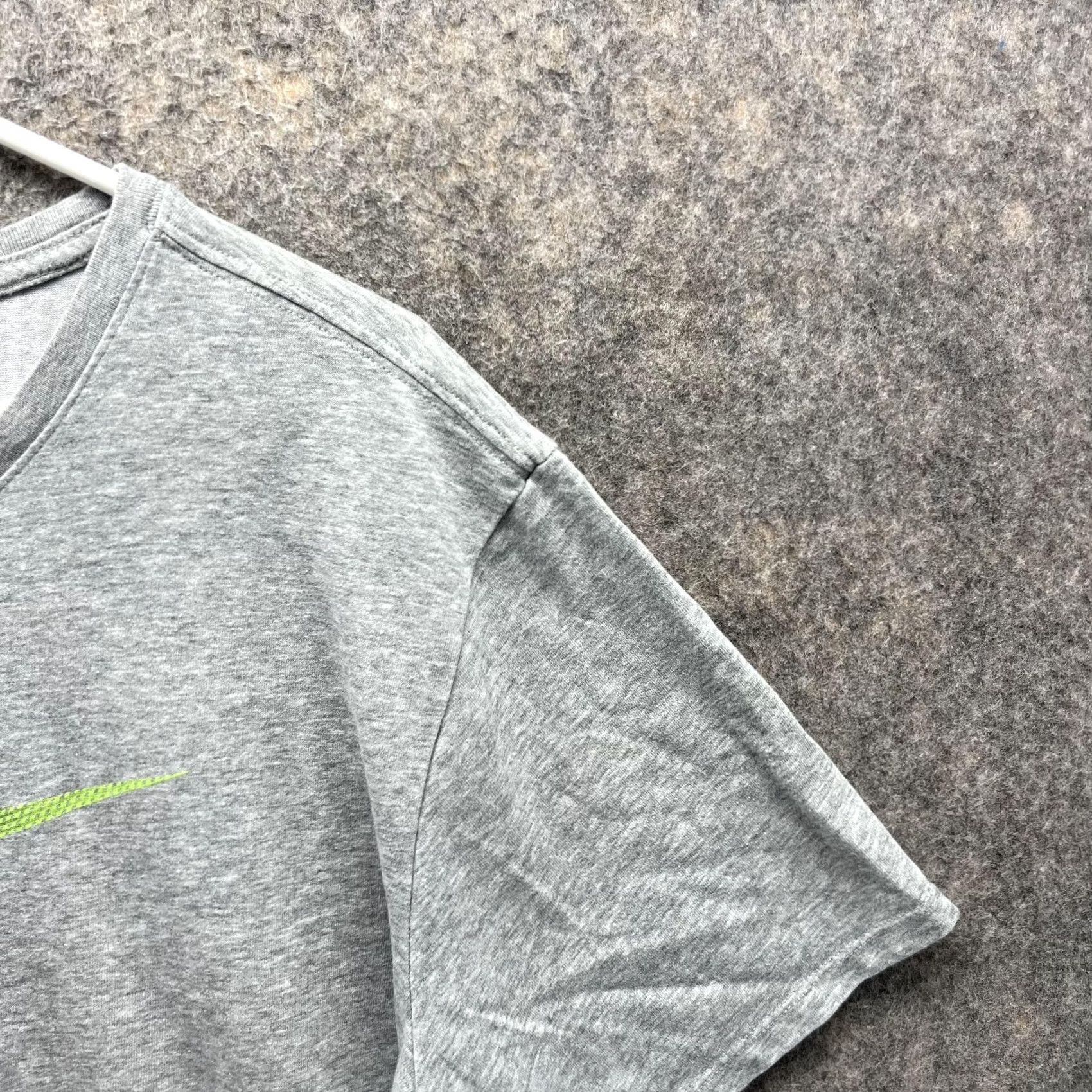 Nike Nike Shirt Men XL Heather Gray Dri-Fit Logo Short Sleeve Crew Neck Sportswear Size US XL / EU 56 / 4 - 5 Thumbnail