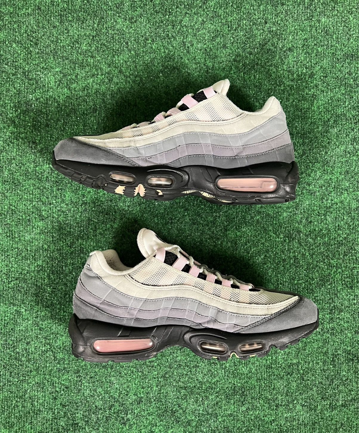 Nike Nike Air Max 95 Gunsmoke Pink Foam Grey White Black Mens 10 Size US 10 / EU 43 - 3 Thumbnail