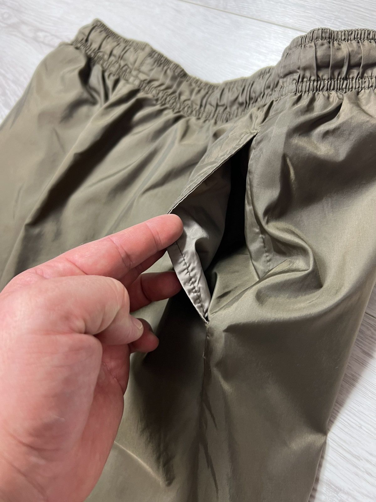 Nike × Vintage Vintage Nike Nylon Track Pants Swoosh Logo Men’s Sweatpants Size US 32 / EU 48 - 4 Thumbnail