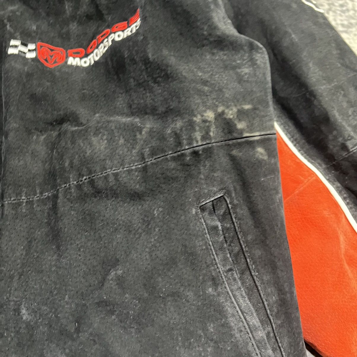 Vintage VINTAGE 90s DODGE MOTORSPORTS RACING SUEDE JACKET MEDIUM Size US M / EU 48-50 / 2 - 7 Thumbnail