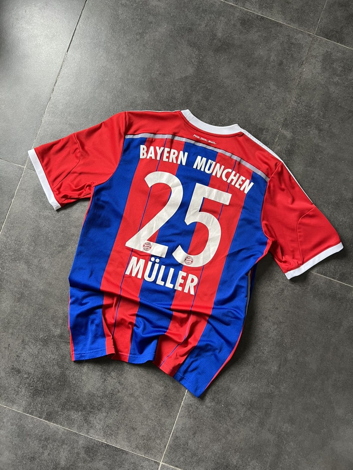 Adidas Bayern Munchen 14/15 Müller jersey Size US L / EU 52-54 / 3 - 7 Thumbnail